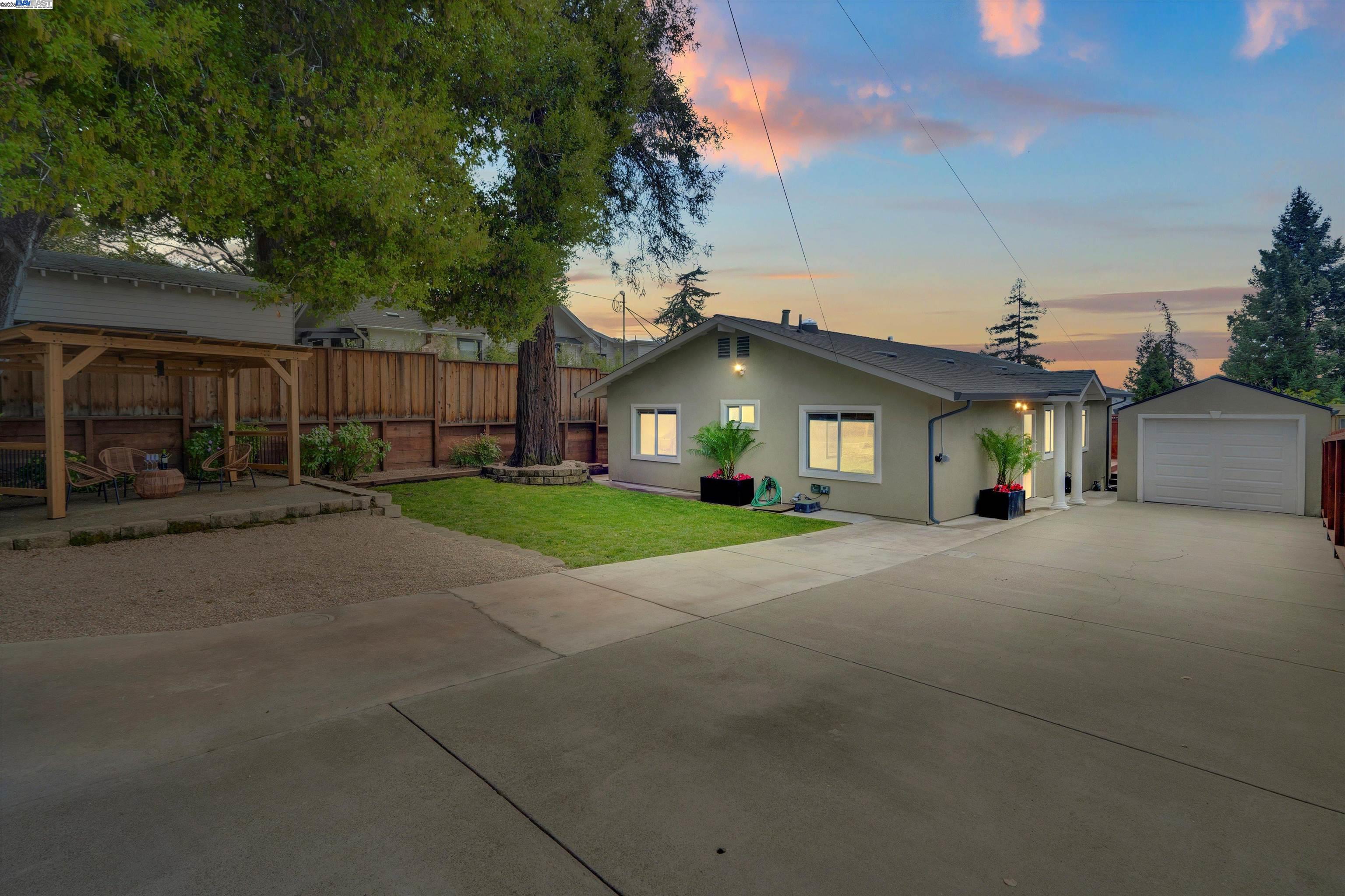 Detail Gallery Image 23 of 27 For 4433 Fair Ave, Oakland,  CA 94619 - 4 Beds | 3 Baths