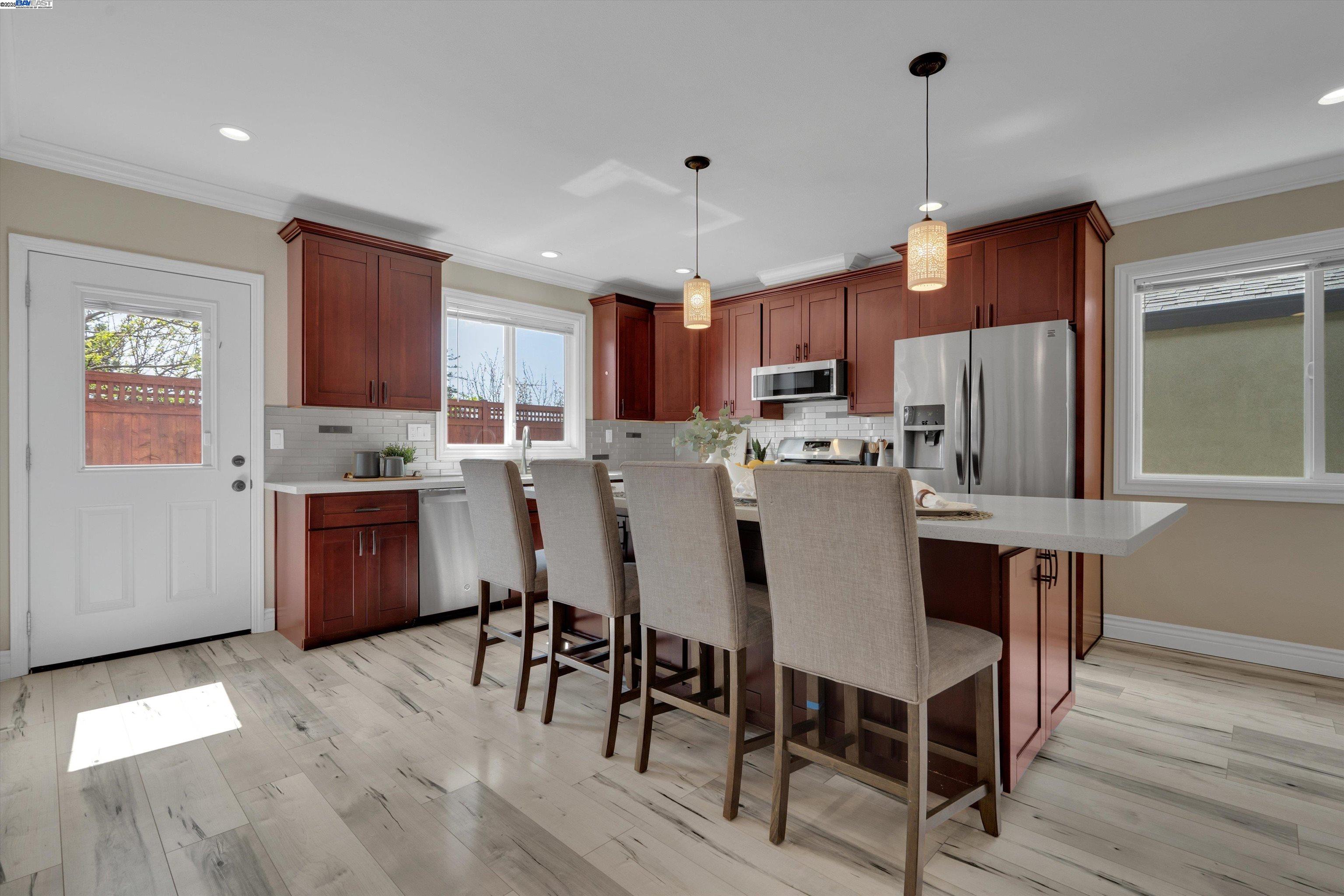 Detail Gallery Image 9 of 27 For 4433 Fair Ave, Oakland,  CA 94619 - 4 Beds | 3 Baths