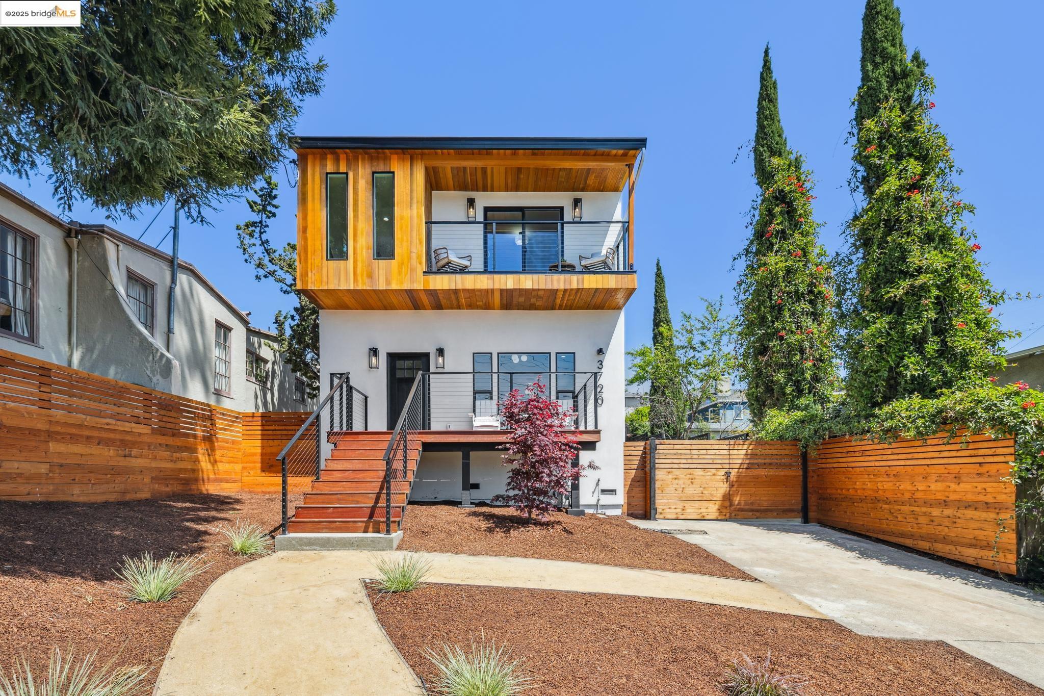 Detail Gallery Image 1 of 41 For 3720 Wisconsin St, Oakland,  CA 94619 - 4 Beds | 3 Baths