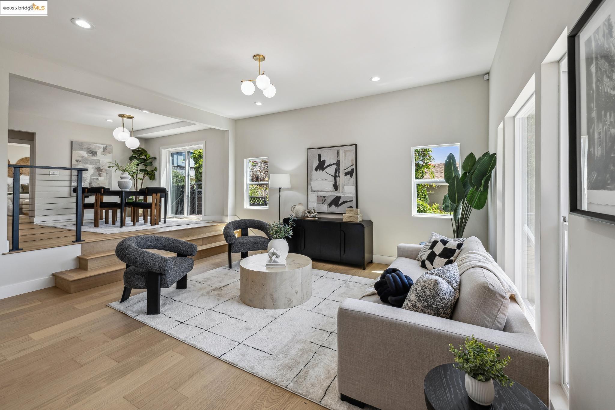 Detail Gallery Image 11 of 41 For 3720 Wisconsin St, Oakland,  CA 94619 - 4 Beds | 3 Baths