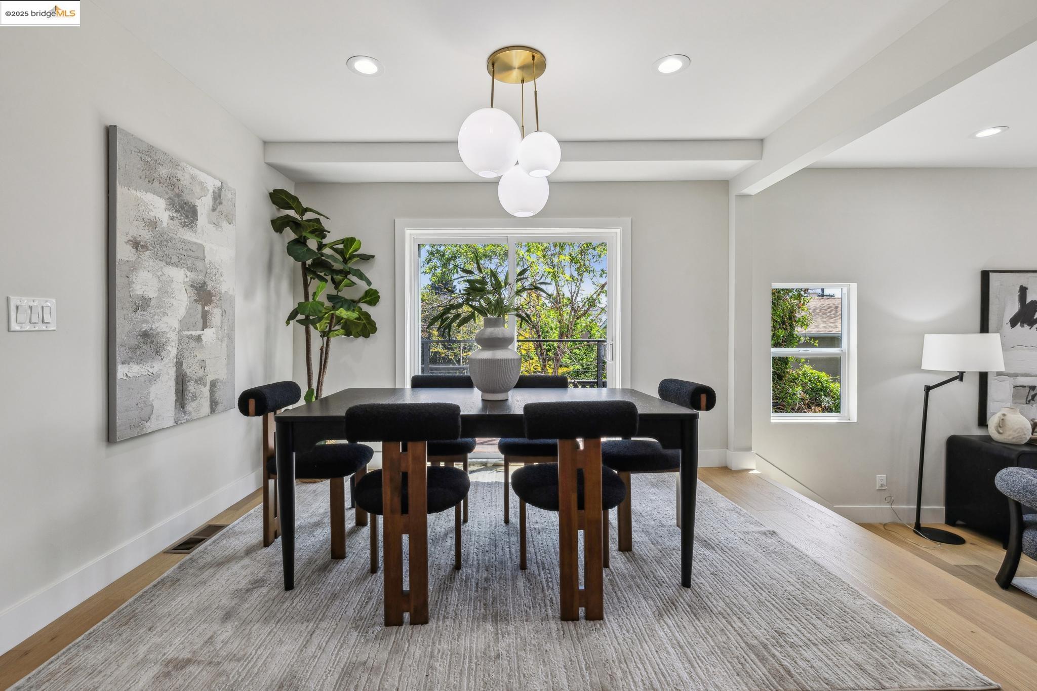 Detail Gallery Image 14 of 41 For 3720 Wisconsin St, Oakland,  CA 94619 - 4 Beds | 3 Baths