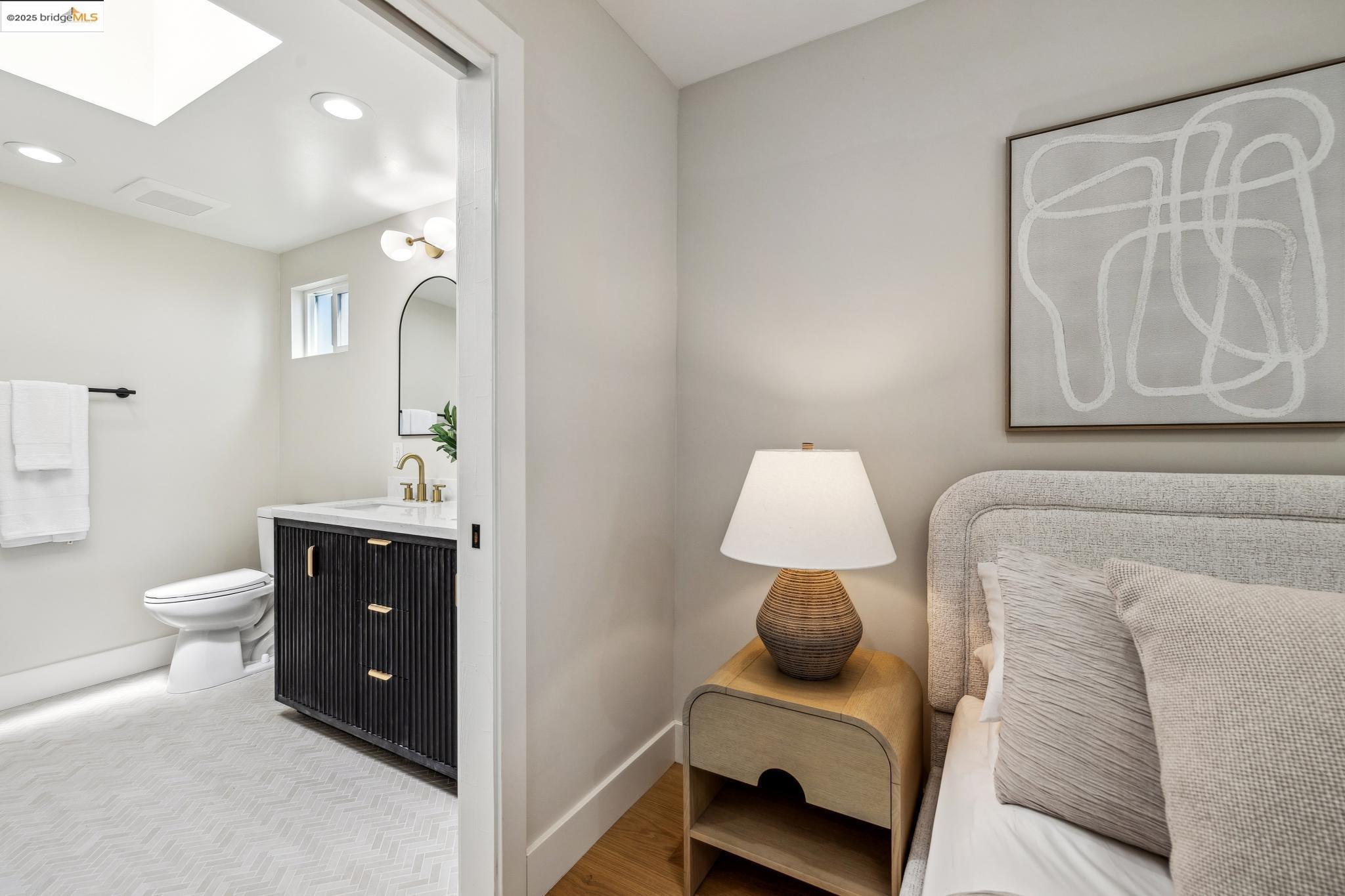 Detail Gallery Image 28 of 41 For 3720 Wisconsin St, Oakland,  CA 94619 - 4 Beds | 3 Baths