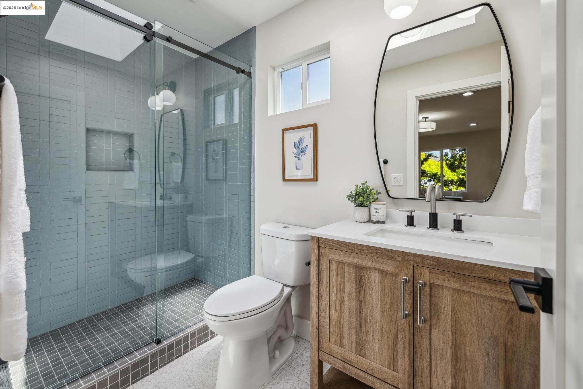 Detail Gallery Image 38 of 41 For 3720 Wisconsin St, Oakland,  CA 94619 - 4 Beds | 3 Baths