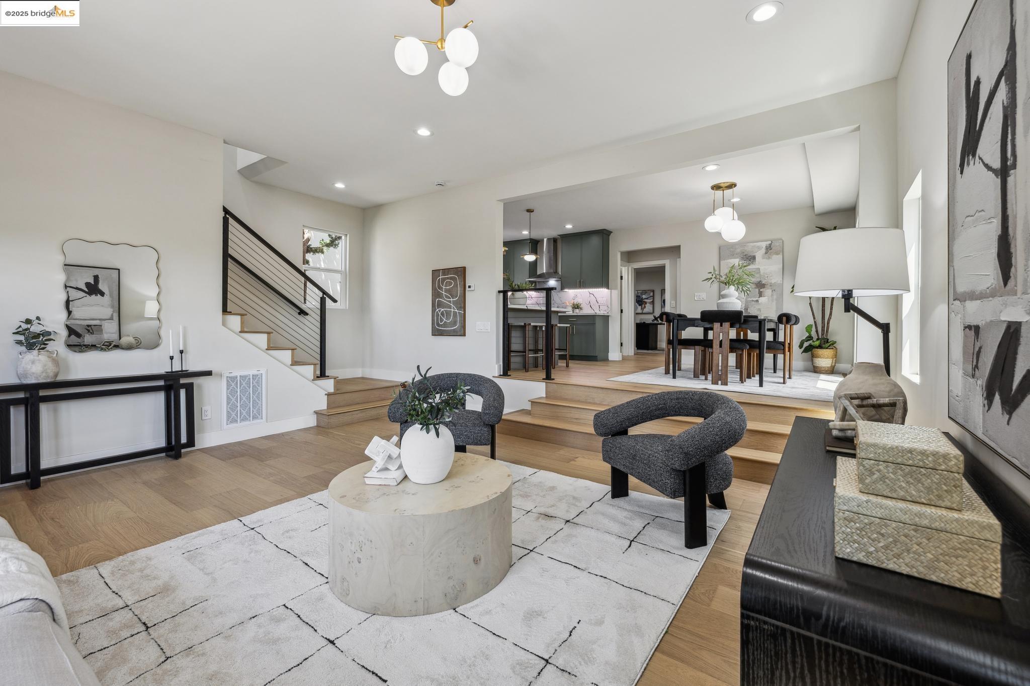 Detail Gallery Image 8 of 41 For 3720 Wisconsin St, Oakland,  CA 94619 - 4 Beds | 3 Baths