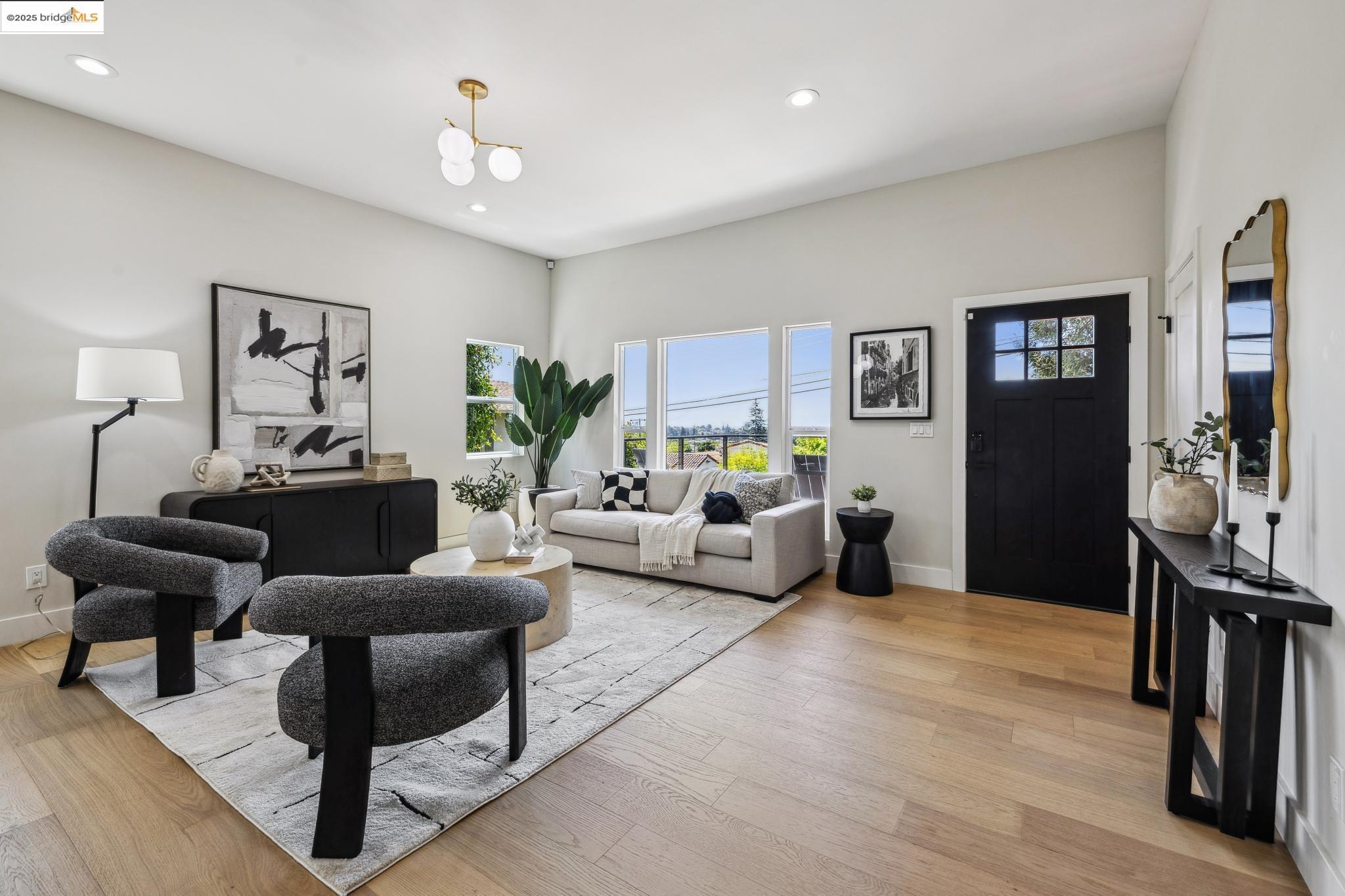 Detail Gallery Image 9 of 41 For 3720 Wisconsin St, Oakland,  CA 94619 - 4 Beds | 3 Baths