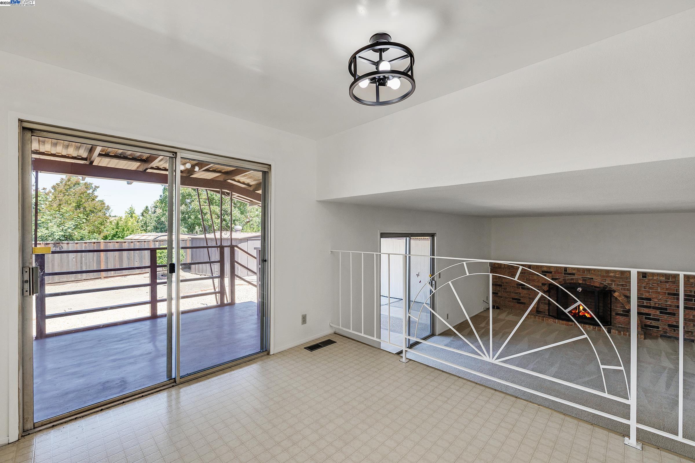 Detail Gallery Image 11 of 33 For 1849 Springsong Dr, San Jose,  CA 95131 - 3 Beds | 2/1 Baths