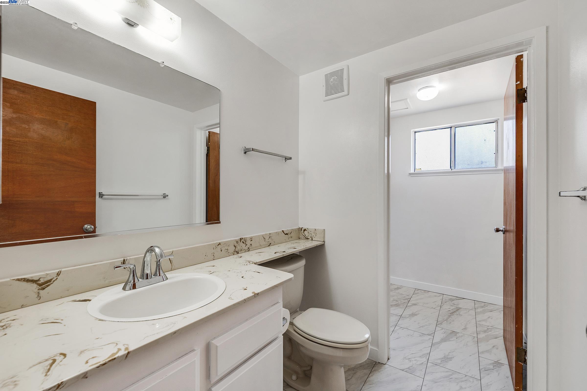 Detail Gallery Image 14 of 33 For 1849 Springsong Dr, San Jose,  CA 95131 - 3 Beds | 2/1 Baths