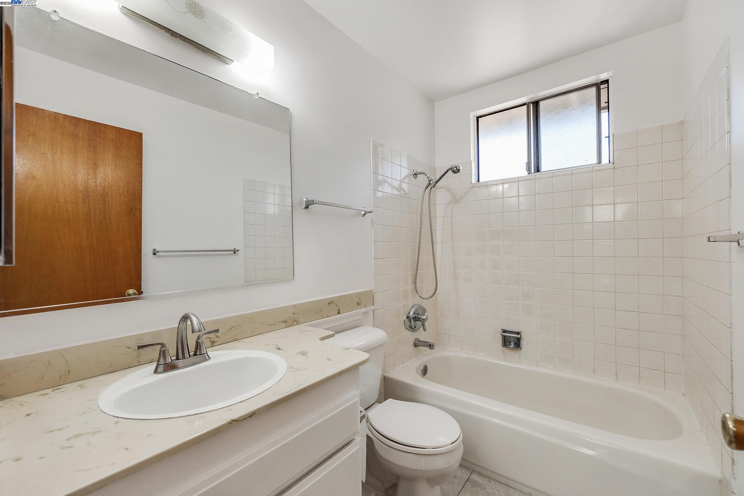 Detail Gallery Image 21 of 33 For 1849 Springsong Dr, San Jose,  CA 95131 - 3 Beds | 2/1 Baths