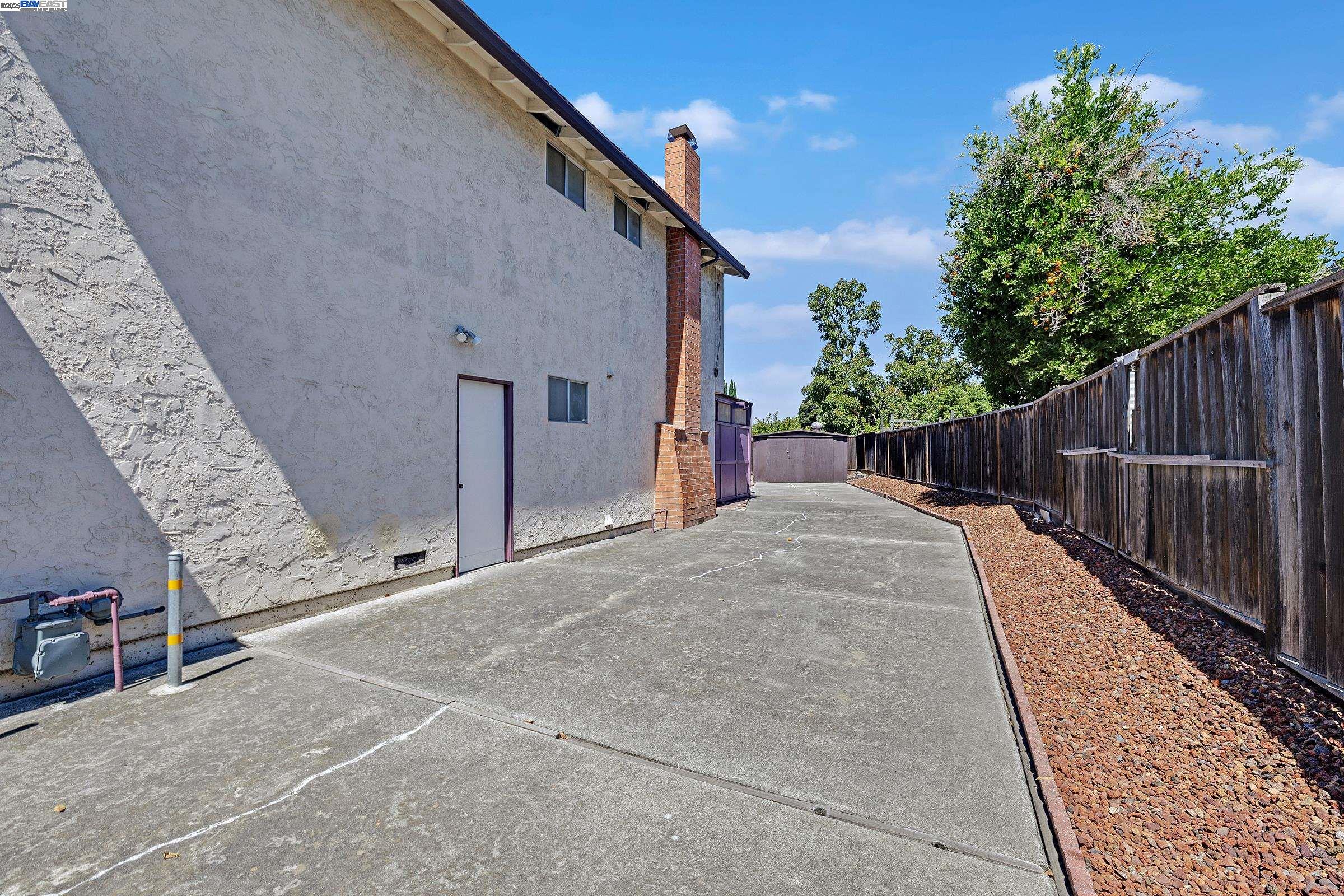 Detail Gallery Image 29 of 33 For 1849 Springsong Dr, San Jose,  CA 95131 - 3 Beds | 2/1 Baths