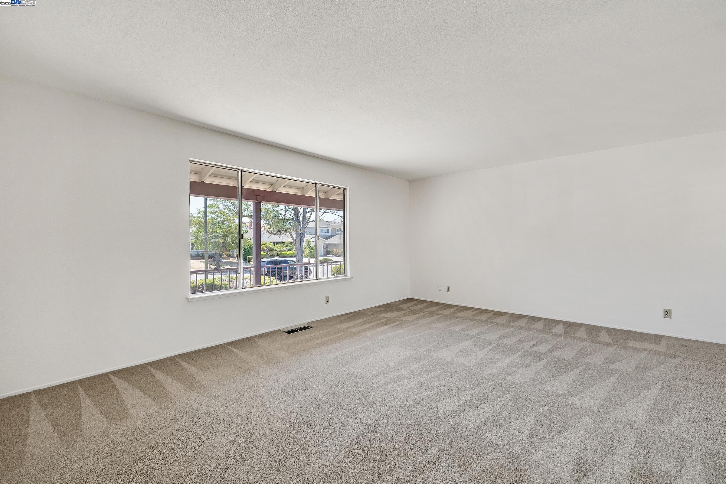 Detail Gallery Image 6 of 33 For 1849 Springsong Dr, San Jose,  CA 95131 - 3 Beds | 2/1 Baths