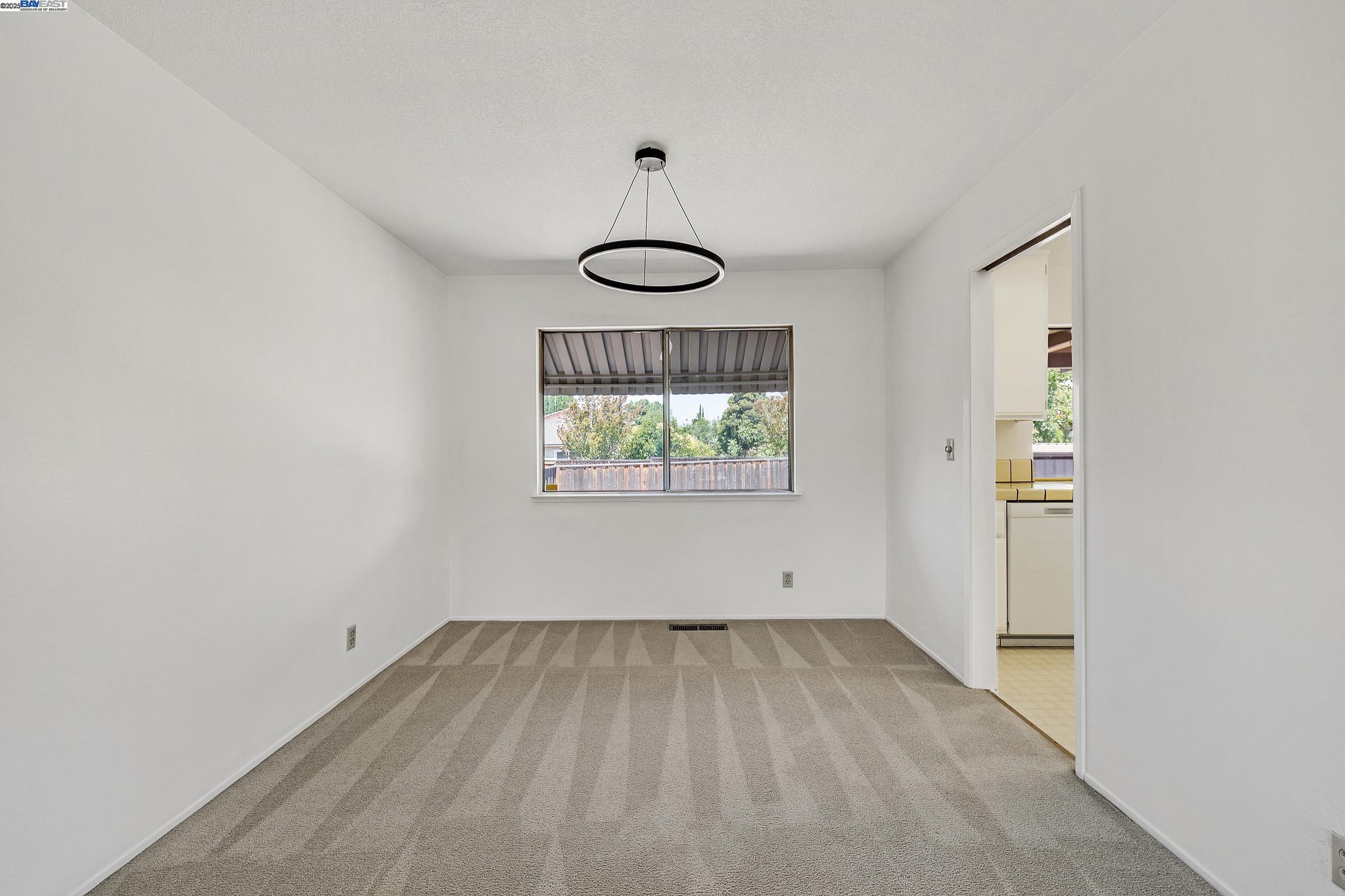 Detail Gallery Image 8 of 33 For 1849 Springsong Dr, San Jose,  CA 95131 - 3 Beds | 2/1 Baths