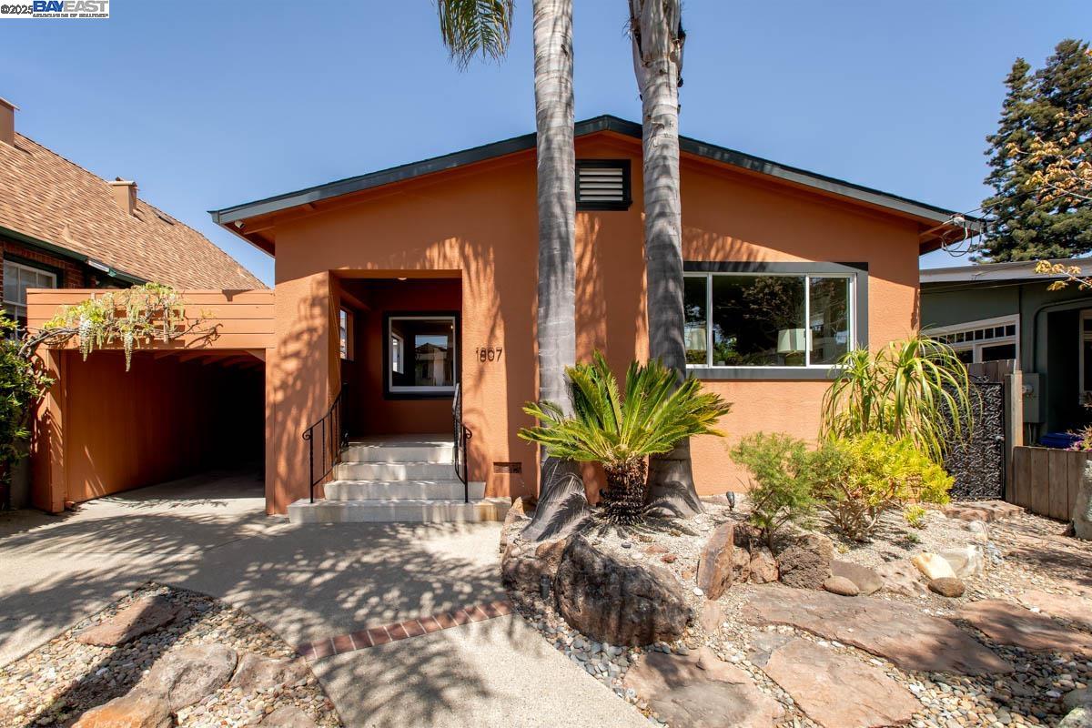 Detail Gallery Image 1 of 1 For 1807 Alameda Ave, Alameda,  CA 94501 - 2 Beds | 1 Baths