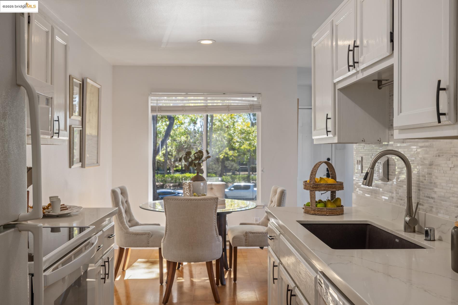 Detail Gallery Image 16 of 43 For 150 Marina Lakes Dr, Richmond,  CA 94804 - 2 Beds | 1 Baths