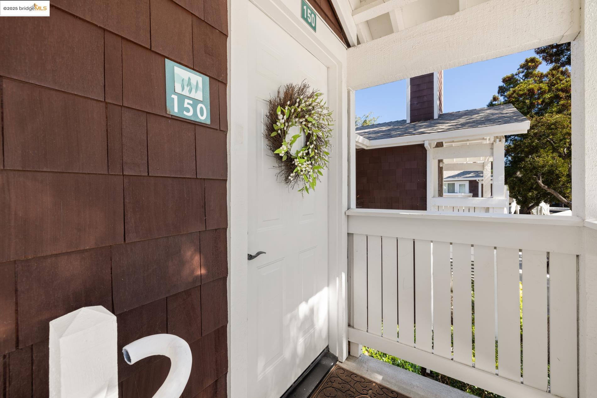 Detail Gallery Image 3 of 43 For 150 Marina Lakes Dr, Richmond,  CA 94804 - 2 Beds | 1 Baths