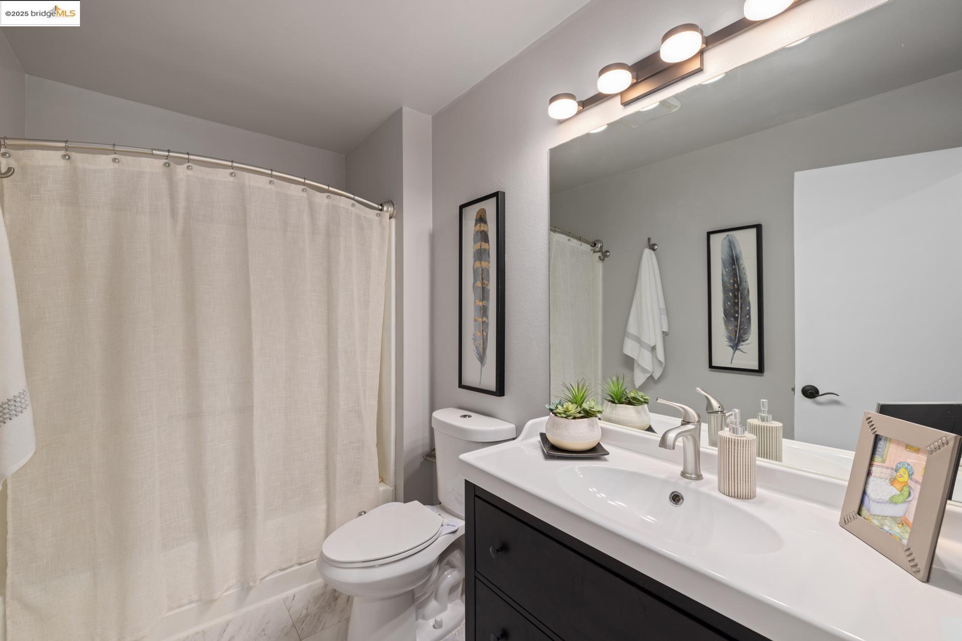 Detail Gallery Image 28 of 43 For 150 Marina Lakes Dr, Richmond,  CA 94804 - 2 Beds | 1 Baths