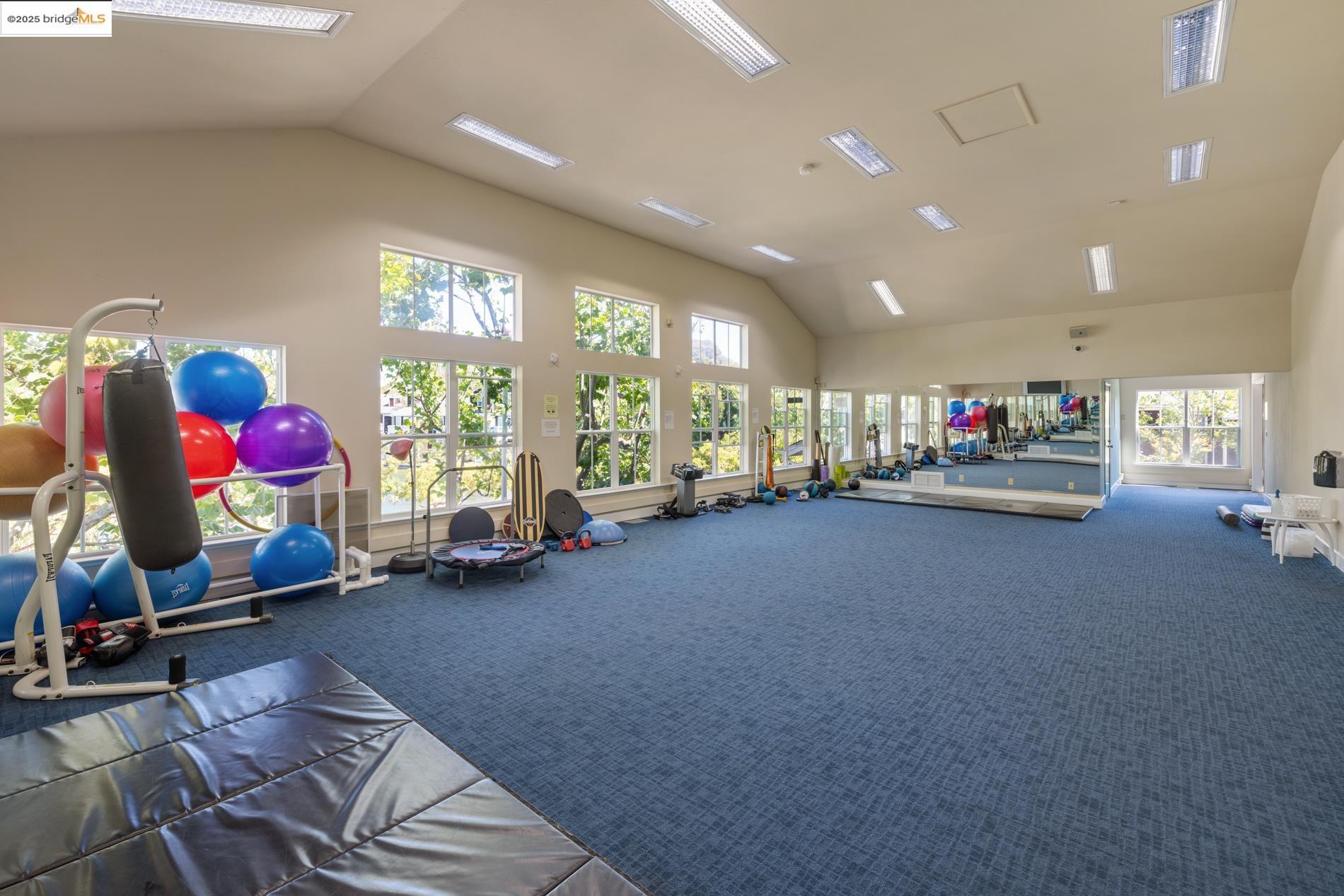 Detail Gallery Image 37 of 43 For 150 Marina Lakes Dr, Richmond,  CA 94804 - 2 Beds | 1 Baths