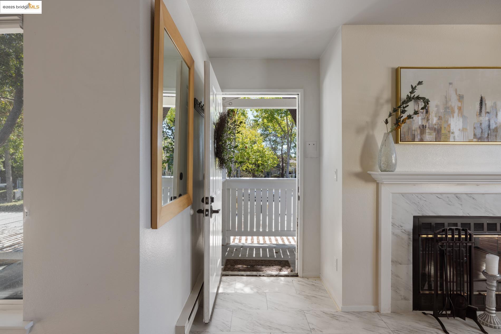 Detail Gallery Image 6 of 43 For 150 Marina Lakes Dr, Richmond,  CA 94804 - 2 Beds | 1 Baths