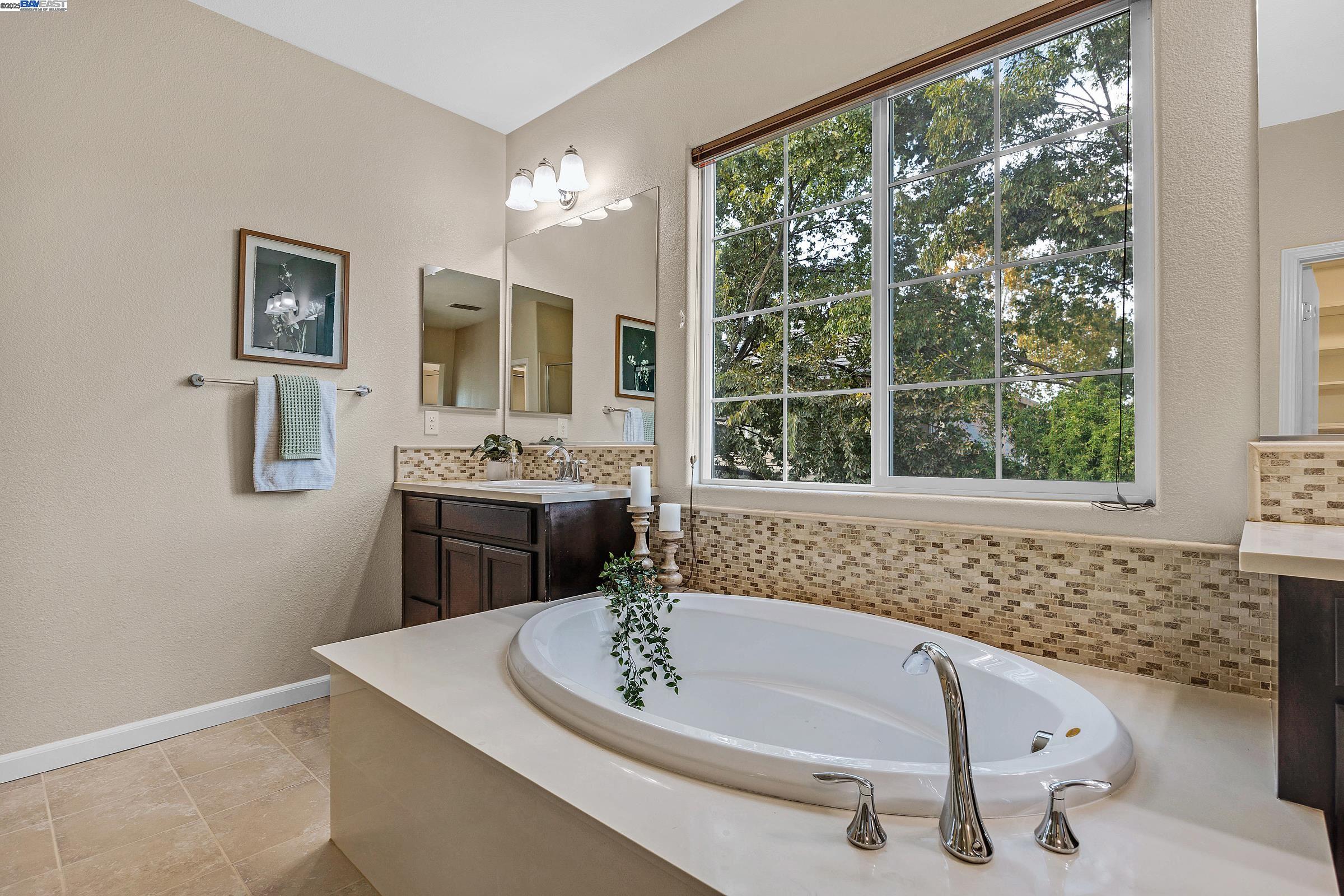 Detail Gallery Image 18 of 45 For 1705 Hummingbird Lane, Tracy,  CA 95376 - 4 Beds | 3/1 Baths