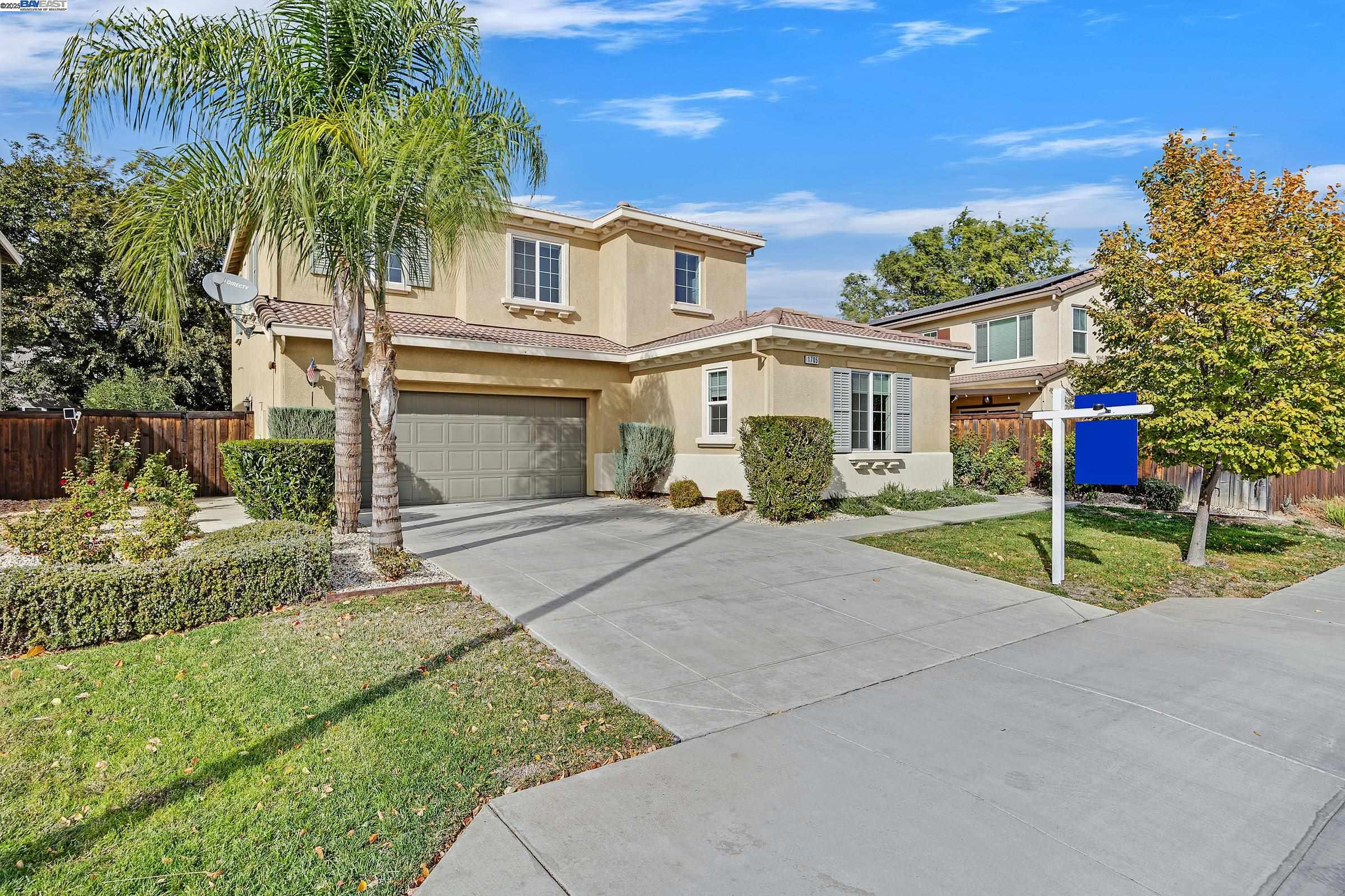Detail Gallery Image 5 of 45 For 1705 Hummingbird Lane, Tracy,  CA 95376 - 4 Beds | 3/1 Baths