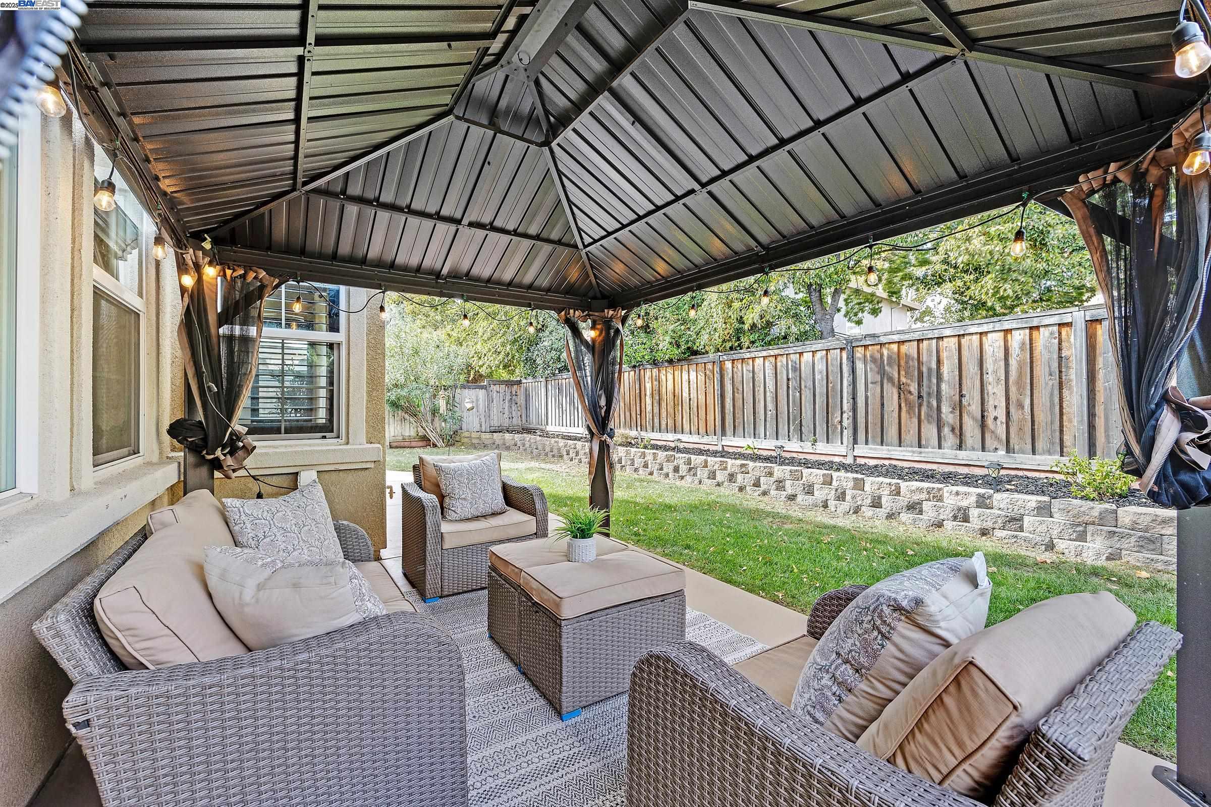 Detail Gallery Image 7 of 45 For 1705 Hummingbird Lane, Tracy,  CA 95376 - 4 Beds | 3/1 Baths