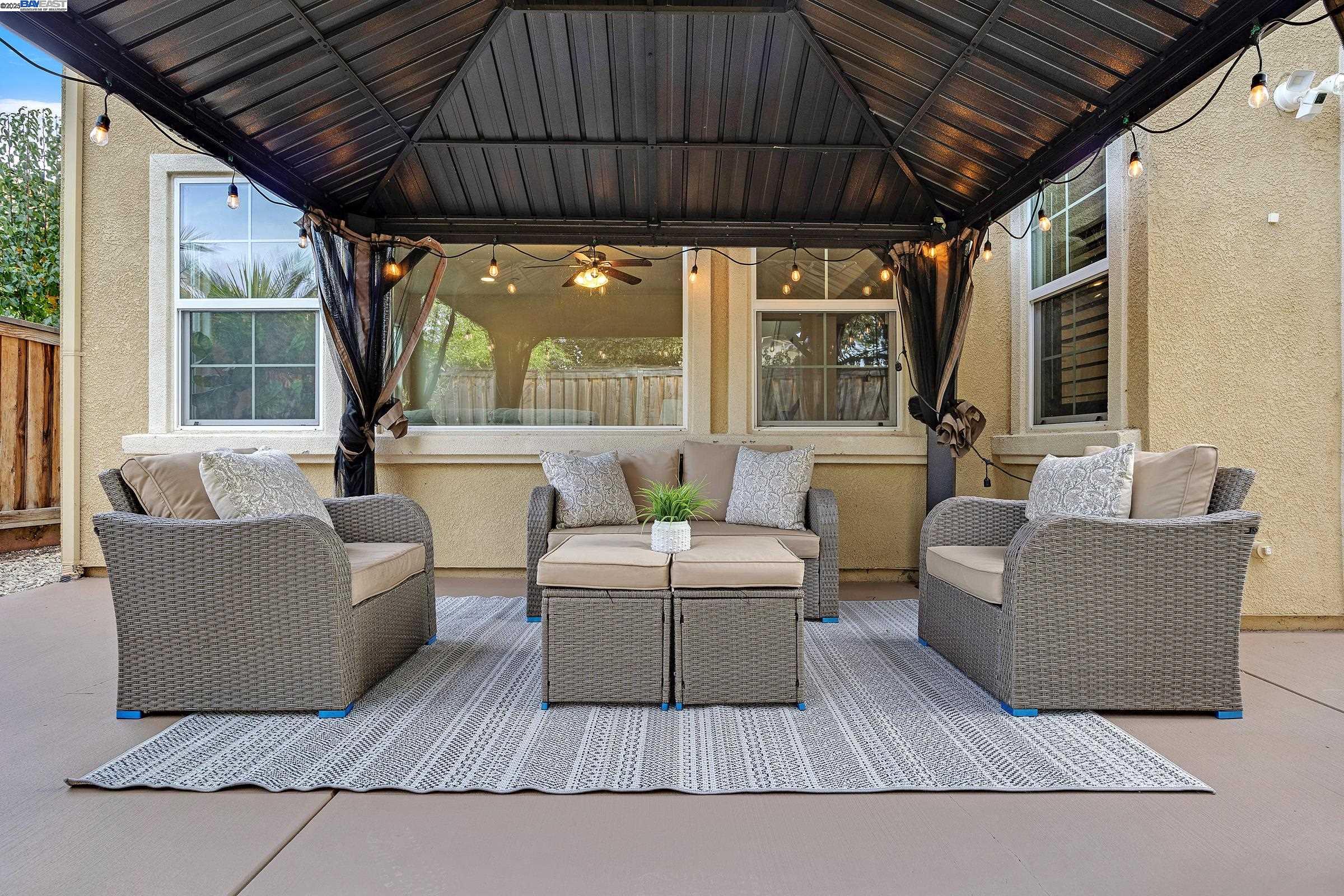 Detail Gallery Image 10 of 45 For 1705 Hummingbird Lane, Tracy,  CA 95376 - 4 Beds | 3/1 Baths