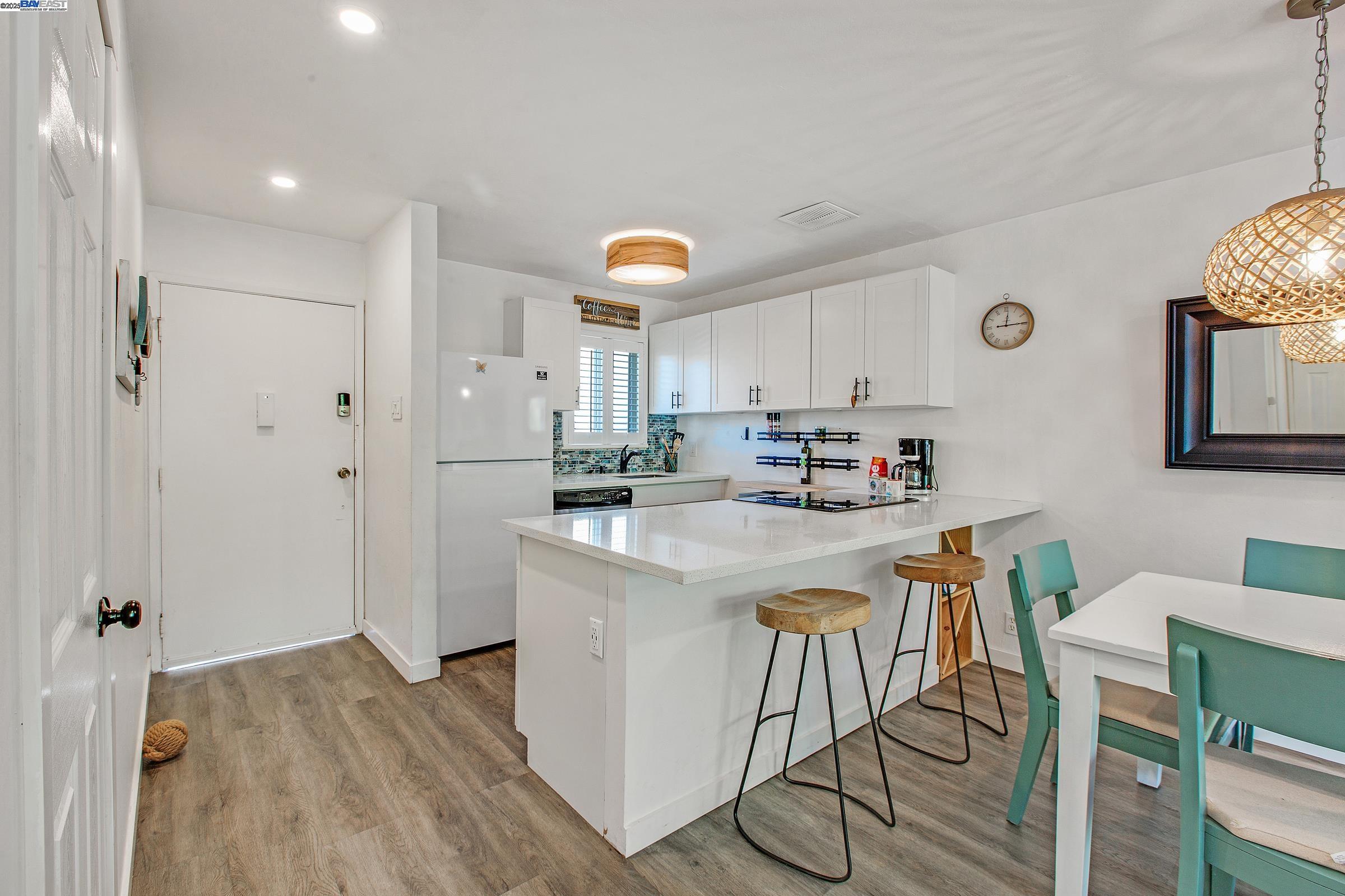 Photo #8: 41094274 Listing: Photo #8