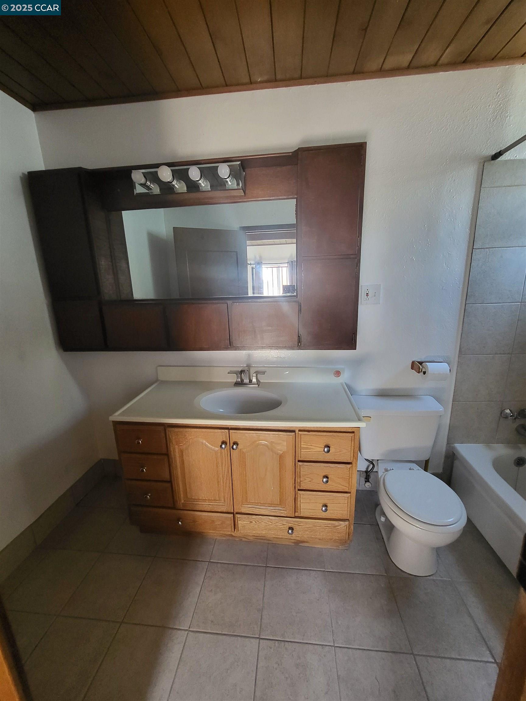 136 Marguerite Dr, San Pablo, California 94806, 4 Bedrooms Bedrooms, 7 Rooms Rooms,2 BathroomsBathrooms,Residential Lease,For Rent,136 Marguerite Dr,41094280