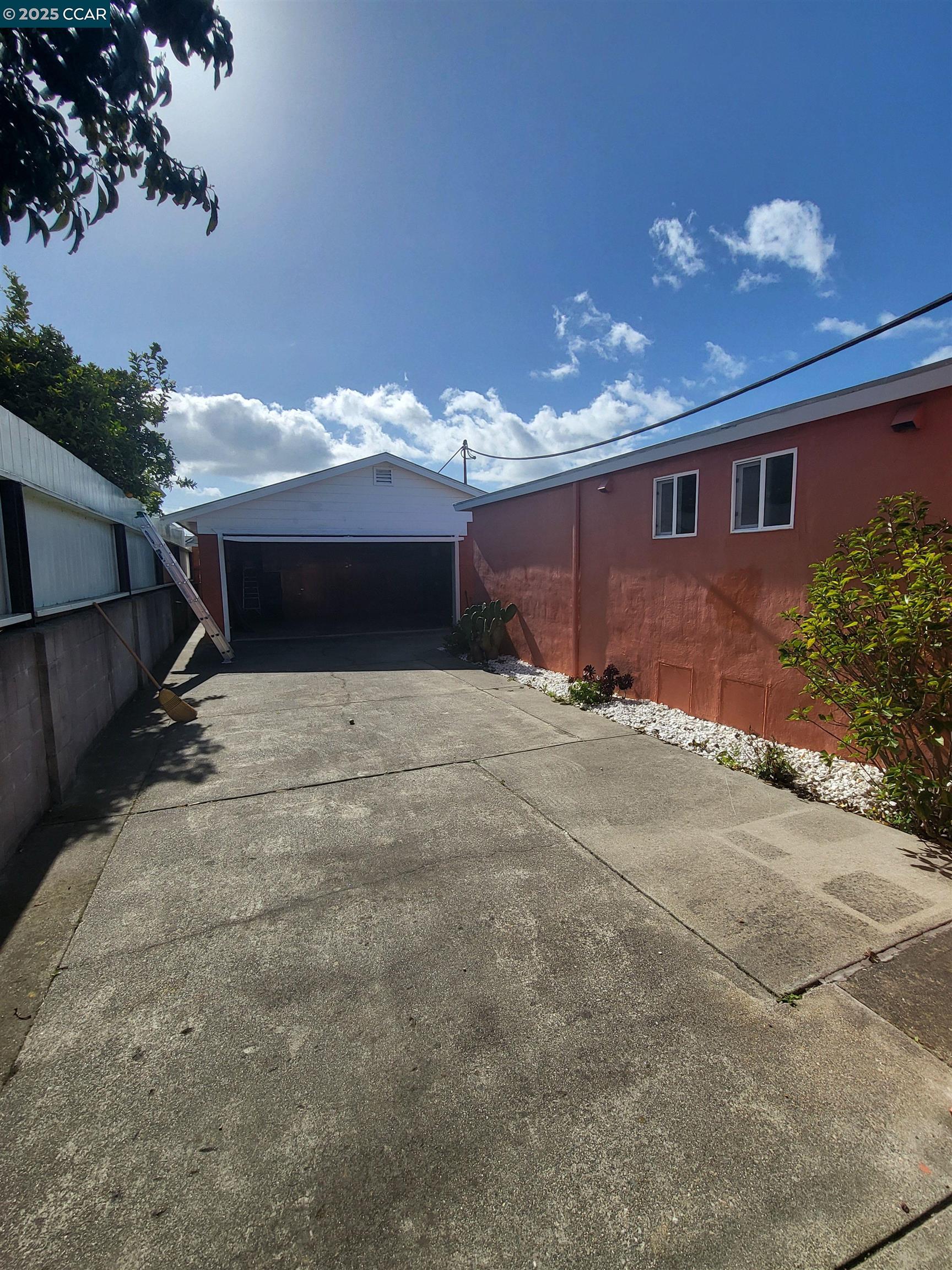 136 Marguerite Dr, San Pablo, California 94806, 4 Bedrooms Bedrooms, 7 Rooms Rooms,2 BathroomsBathrooms,Residential Lease,For Rent,136 Marguerite Dr,41094280