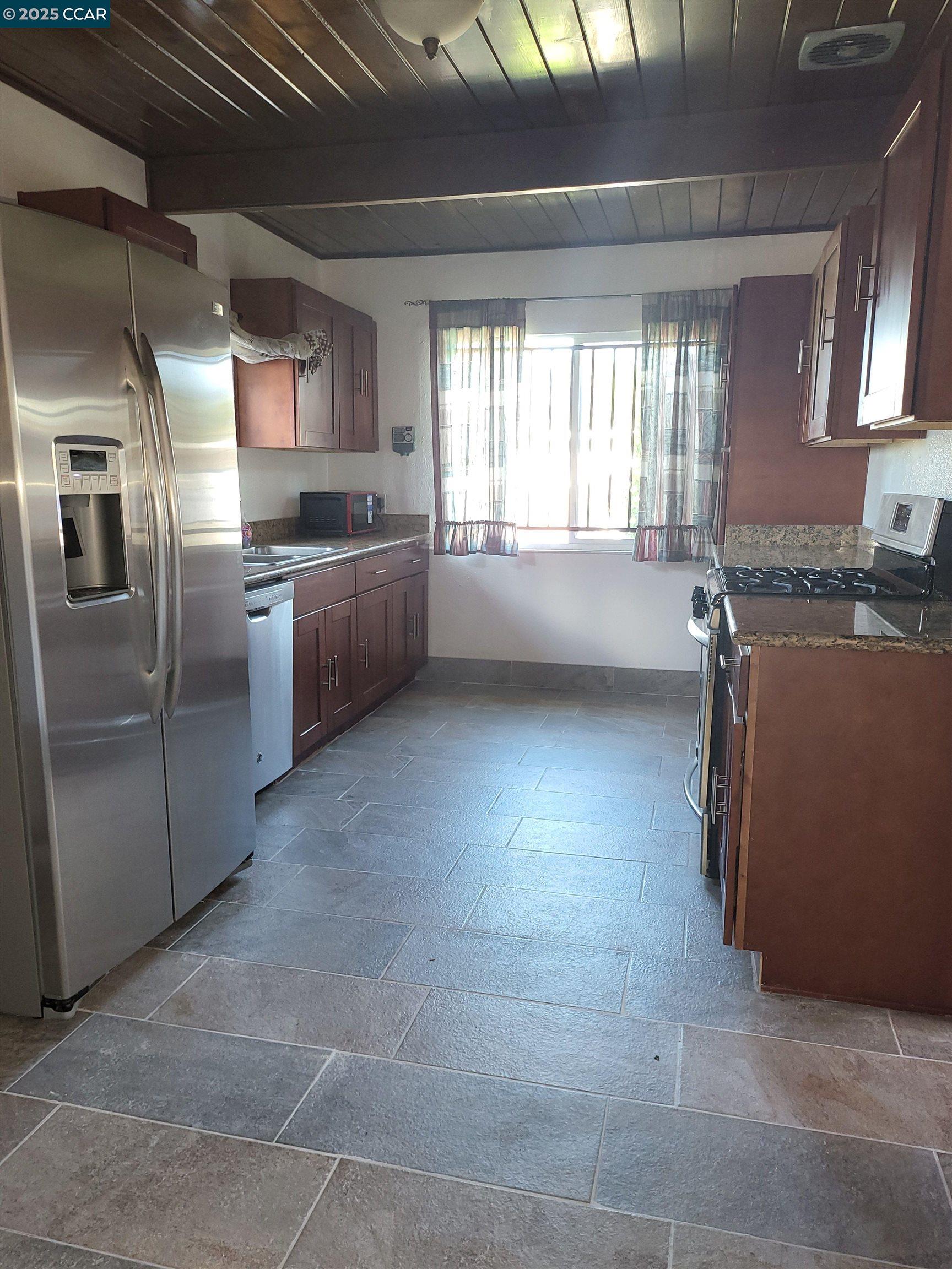 136 Marguerite Dr, San Pablo, California 94806, 4 Bedrooms Bedrooms, 7 Rooms Rooms,2 BathroomsBathrooms,Residential Lease,For Rent,136 Marguerite Dr,41094280