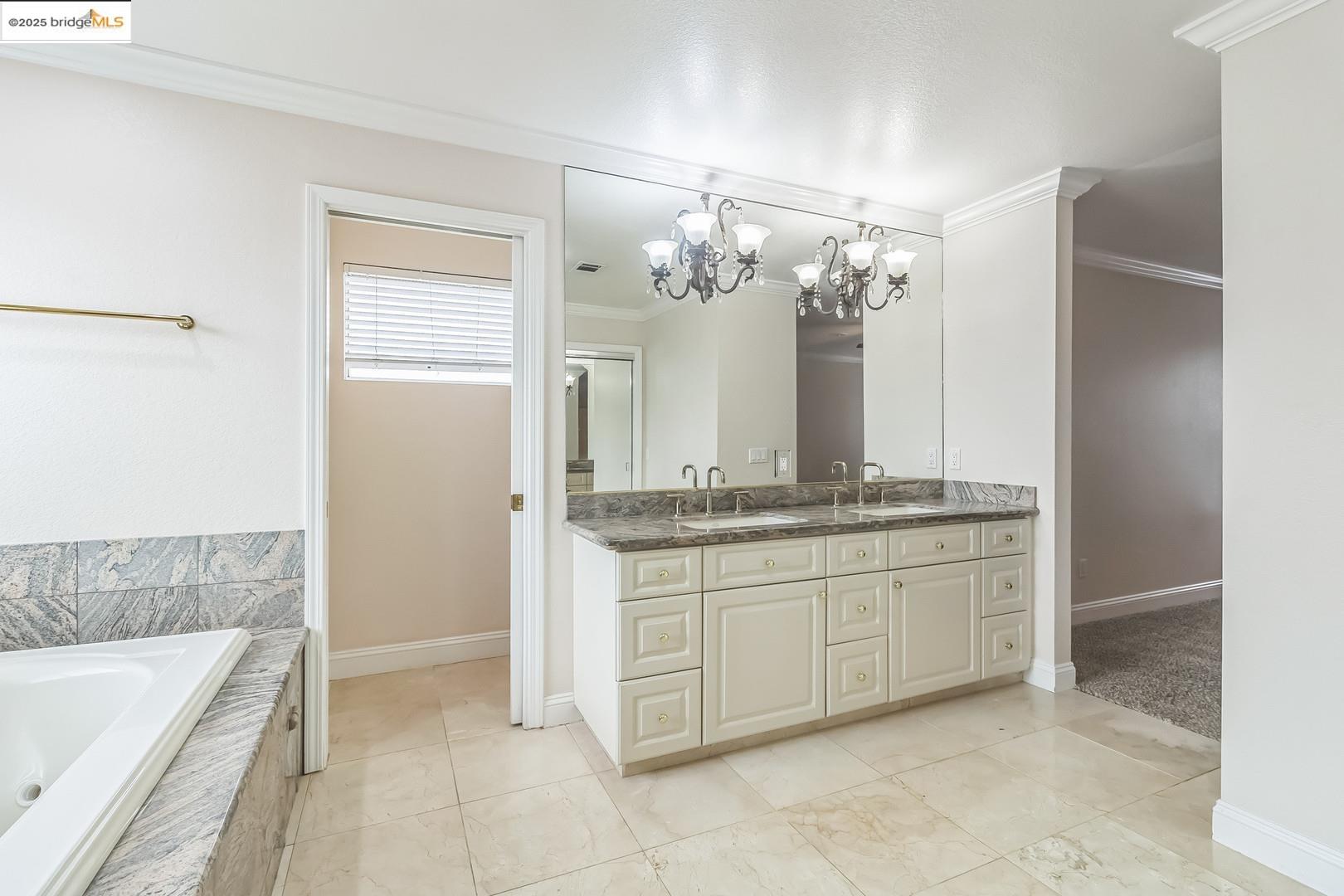 Detail Gallery Image 17 of 36 For 851 Whispering Pines Dr, Turlock,  CA 95382 - 4 Beds | 3 Baths