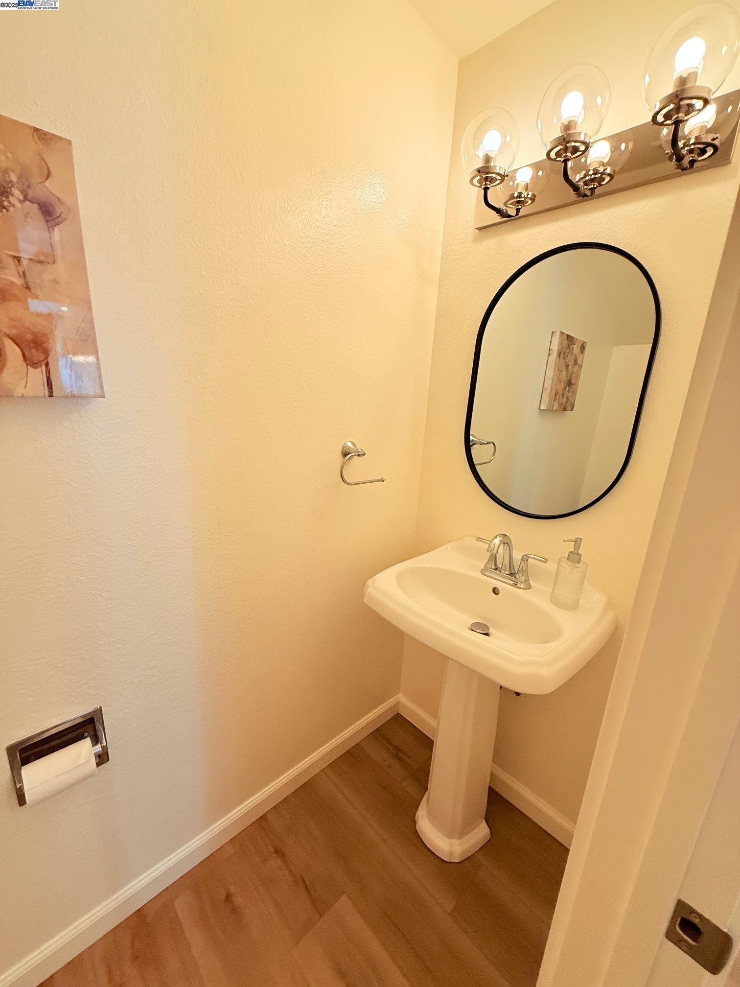 Detail Gallery Image 11 of 27 For 3050 Benjamin Grn, Fremont,  CA 94538 - 3 Beds | 2/1 Baths