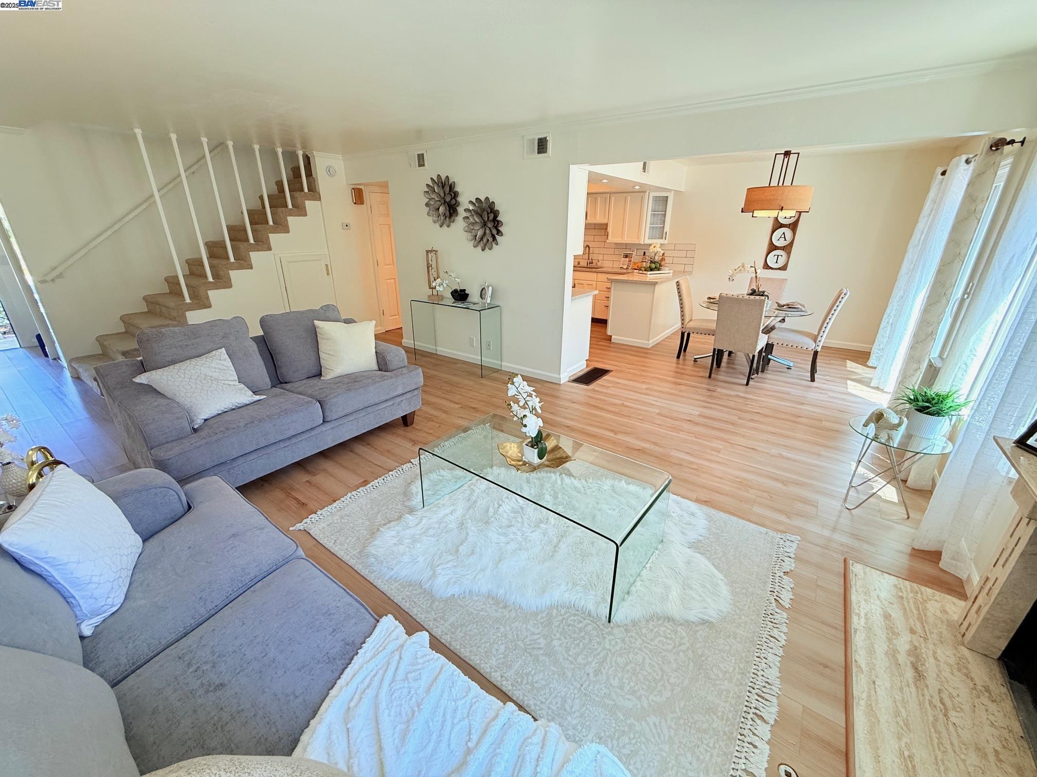 Detail Gallery Image 6 of 27 For 3050 Benjamin Grn, Fremont,  CA 94538 - 3 Beds | 2/1 Baths