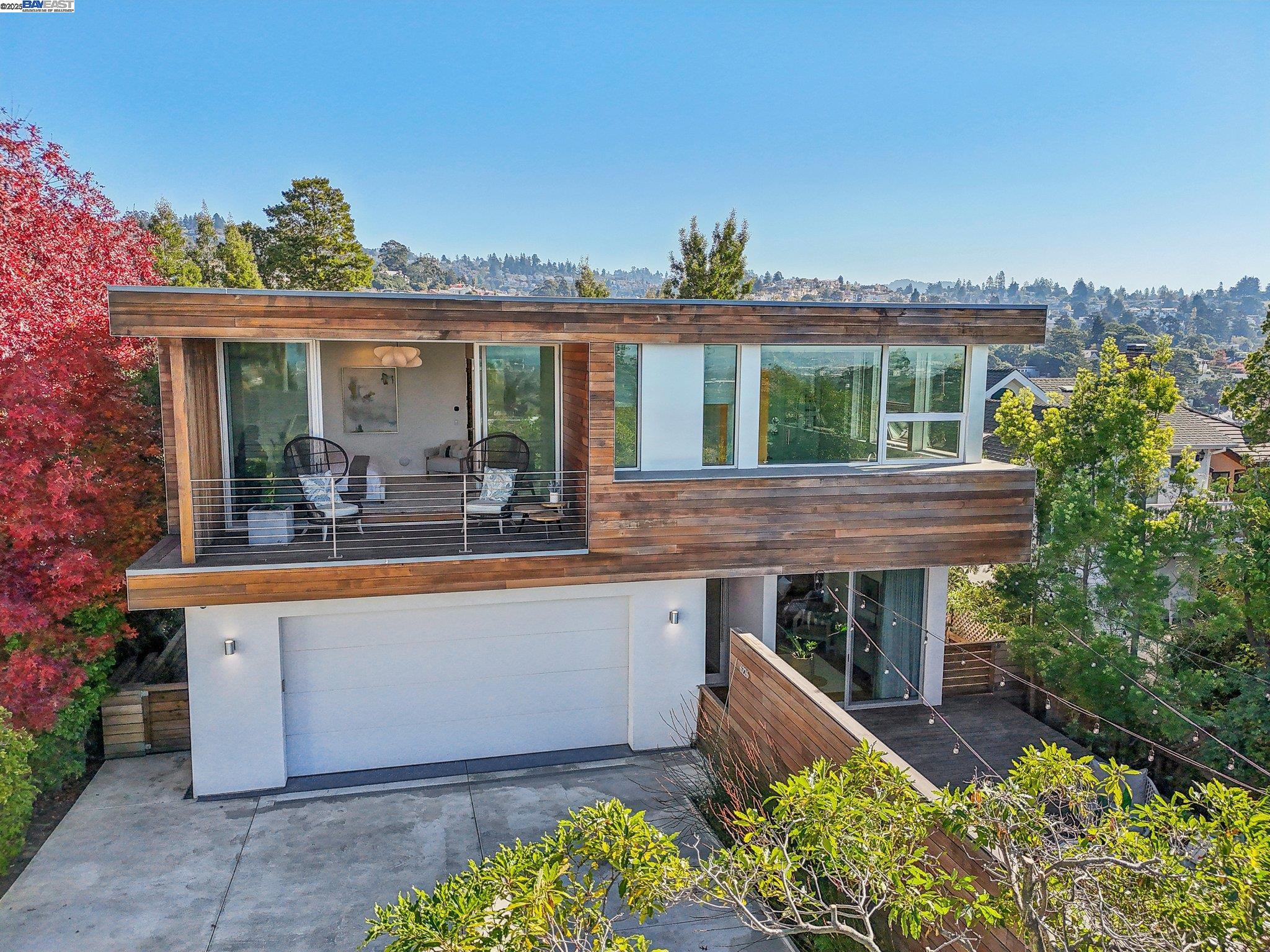 Detail Gallery Image 1 of 1 For 6226 Acacia Ave, Oakland,  CA 94618 - 5 Beds | 4/1 Baths