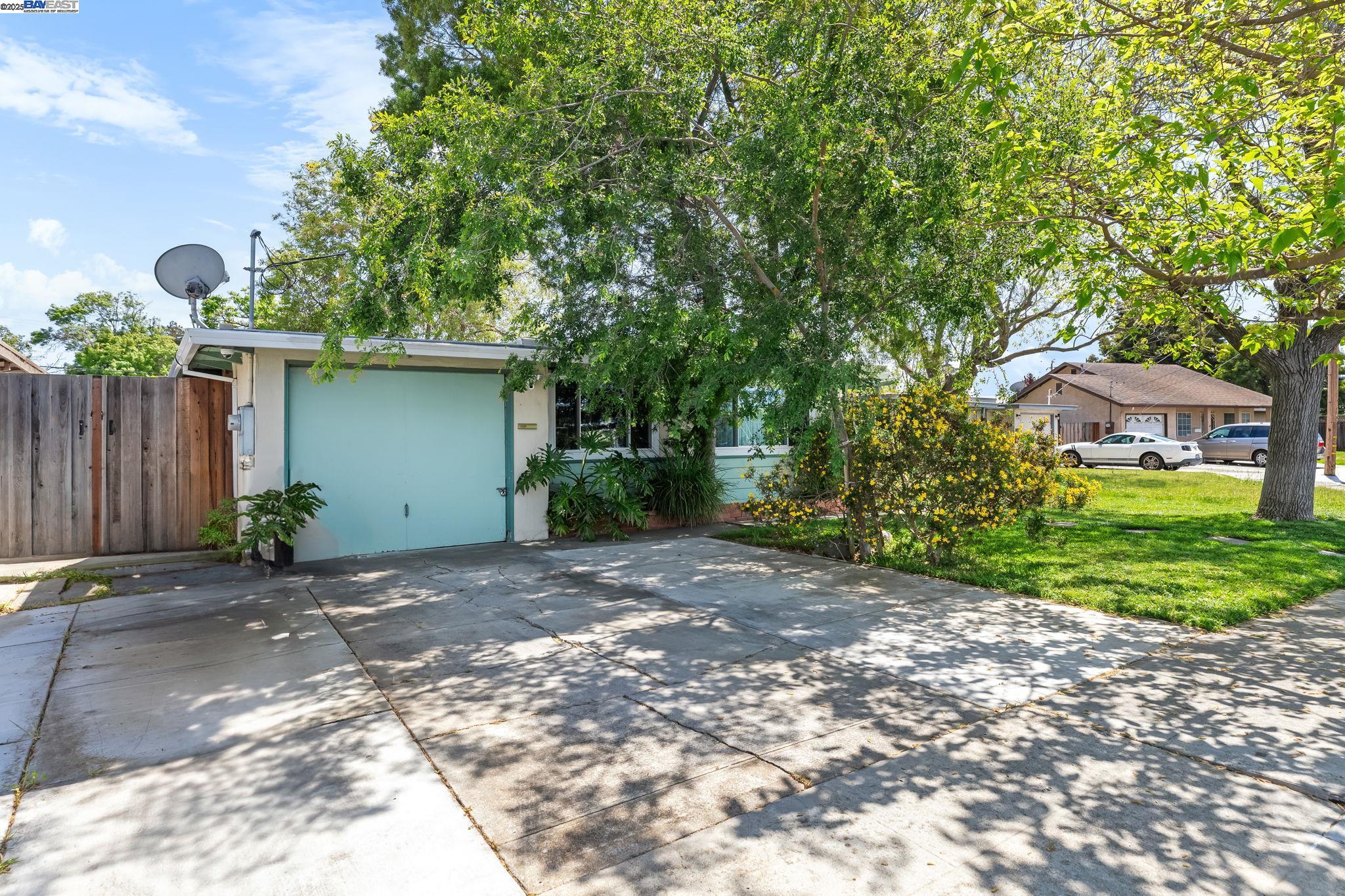 Detail Gallery Image 2 of 32 For 6364 Noel Ave, Newark,  CA 94560 - 3 Beds | 1 Baths