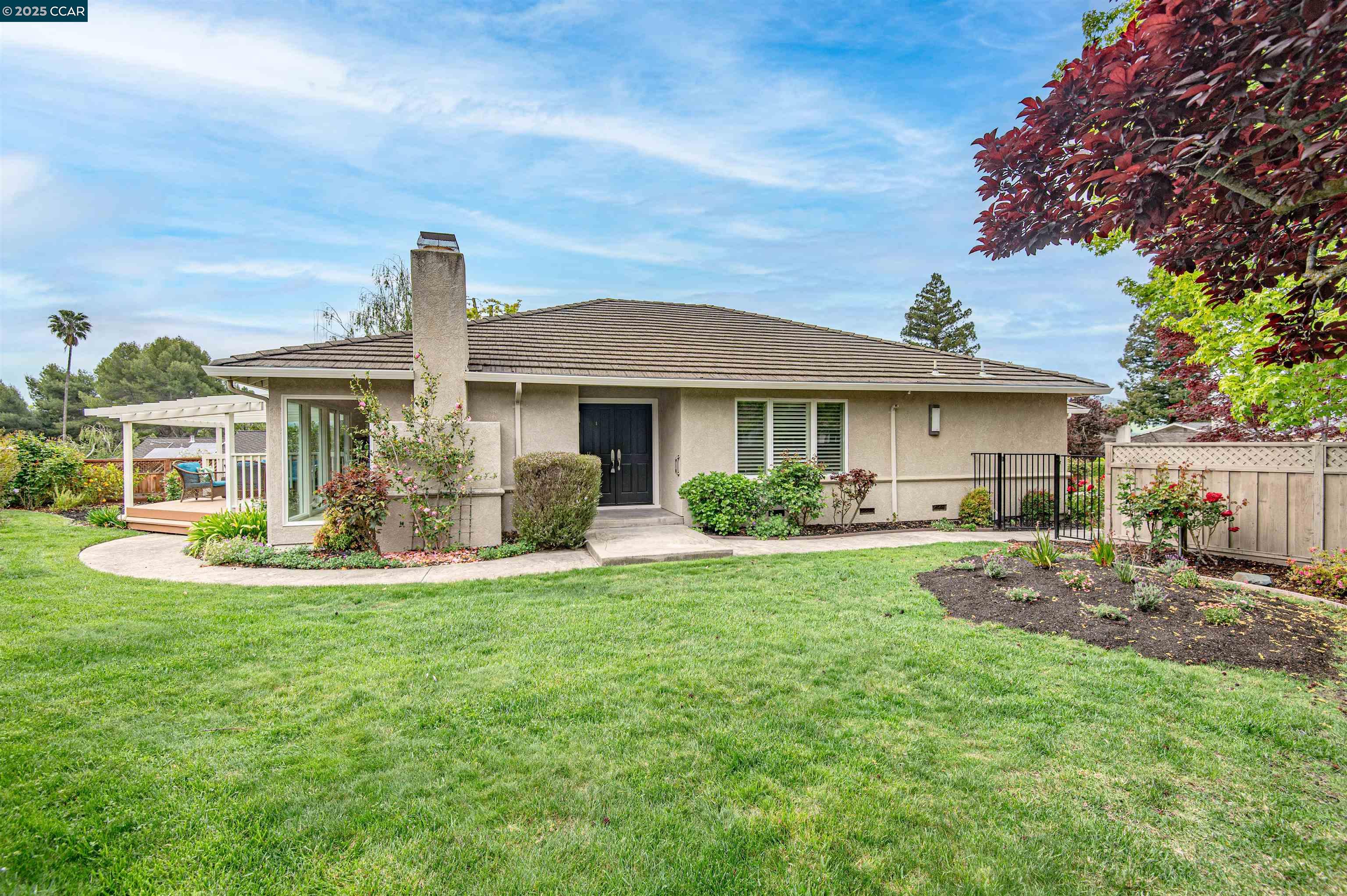 Detail Gallery Image 1 of 1 For 621 Los Robles Ct, Danville,  CA 94526 - 3 Beds | 2 Baths