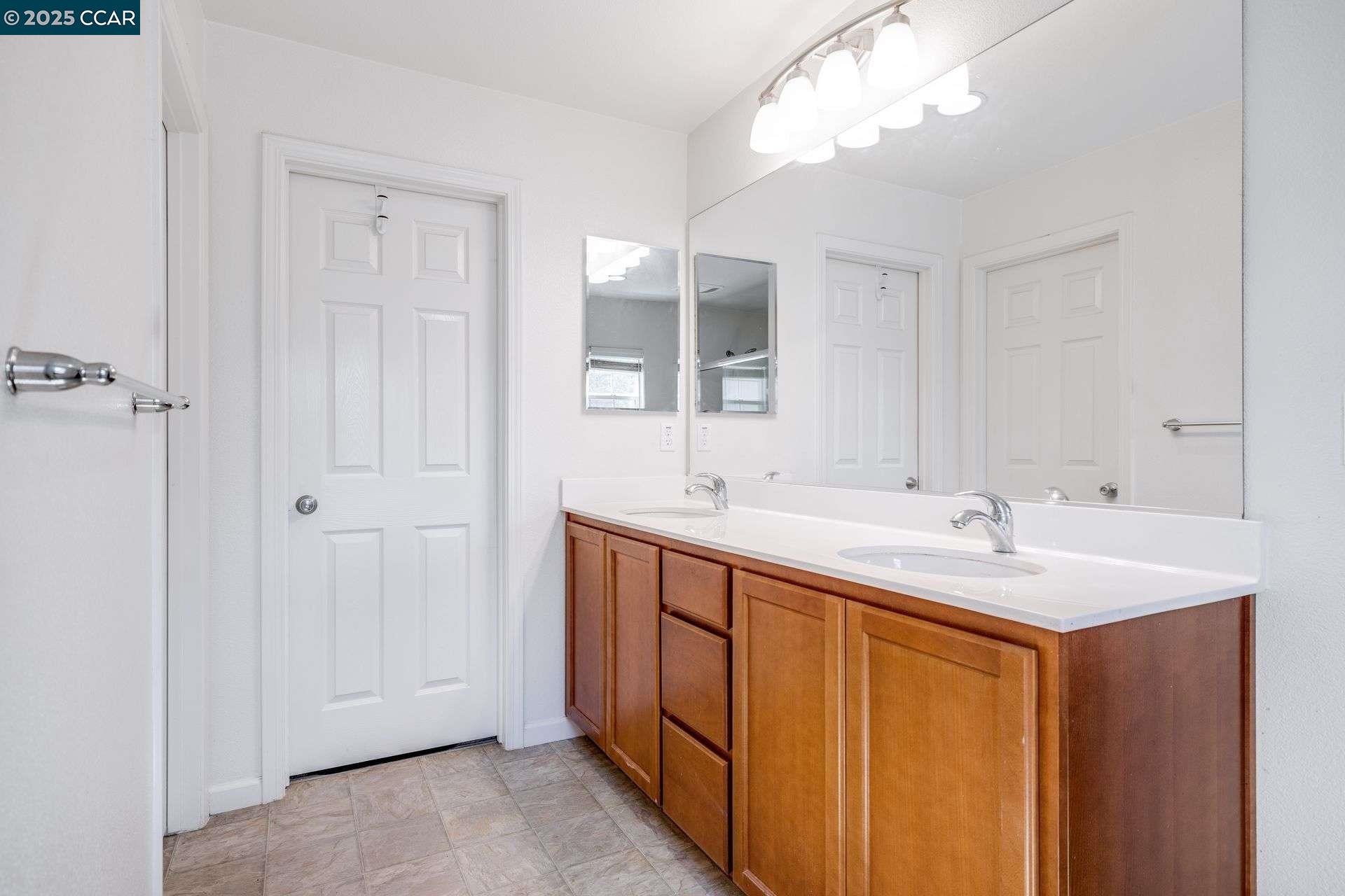 Detail Gallery Image 16 of 33 For 1113 Strawberry Ln, Suisun City,  CA 94585 - 4 Beds | 3 Baths