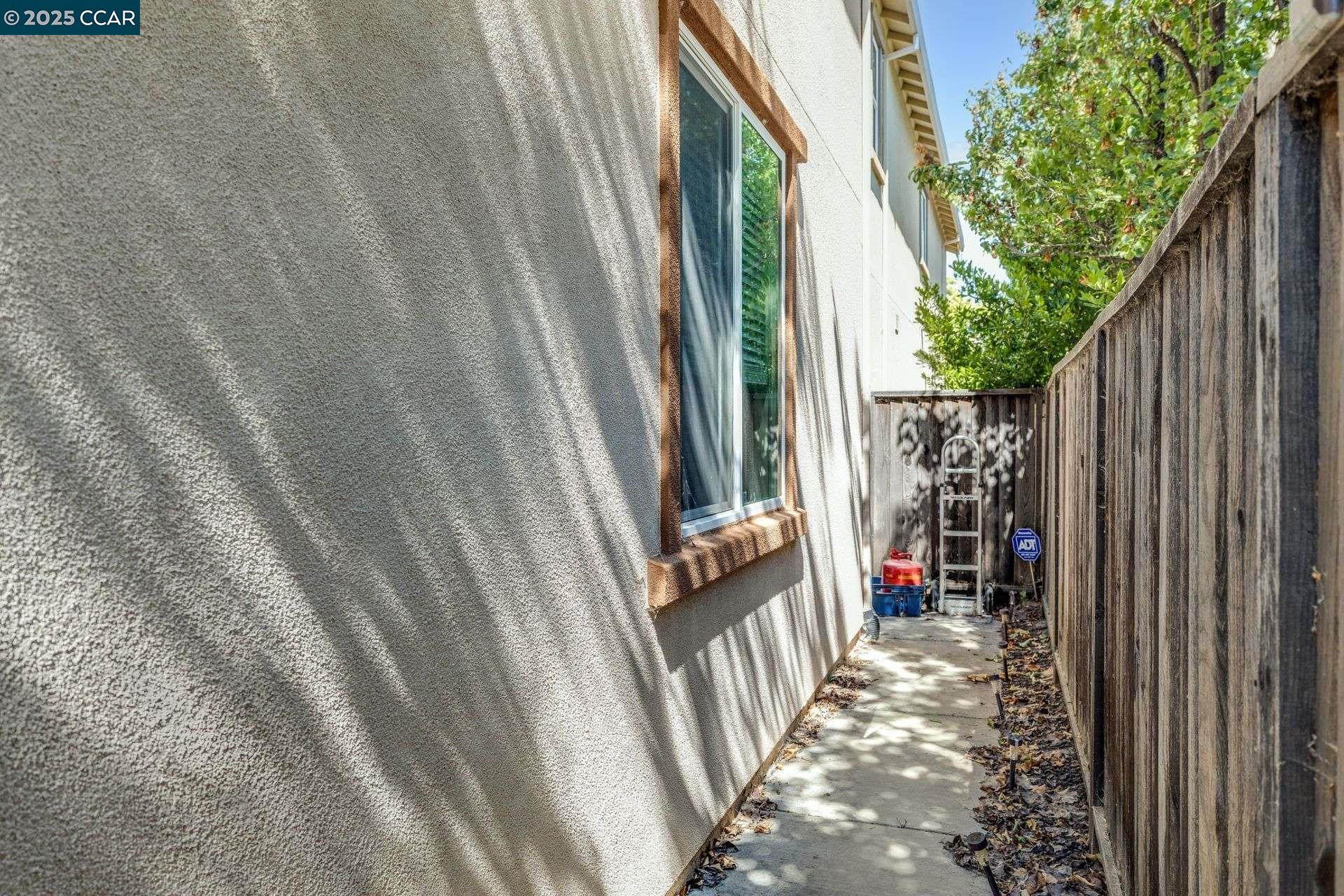 Detail Gallery Image 28 of 33 For 1113 Strawberry Ln, Suisun City,  CA 94585 - 4 Beds | 3 Baths