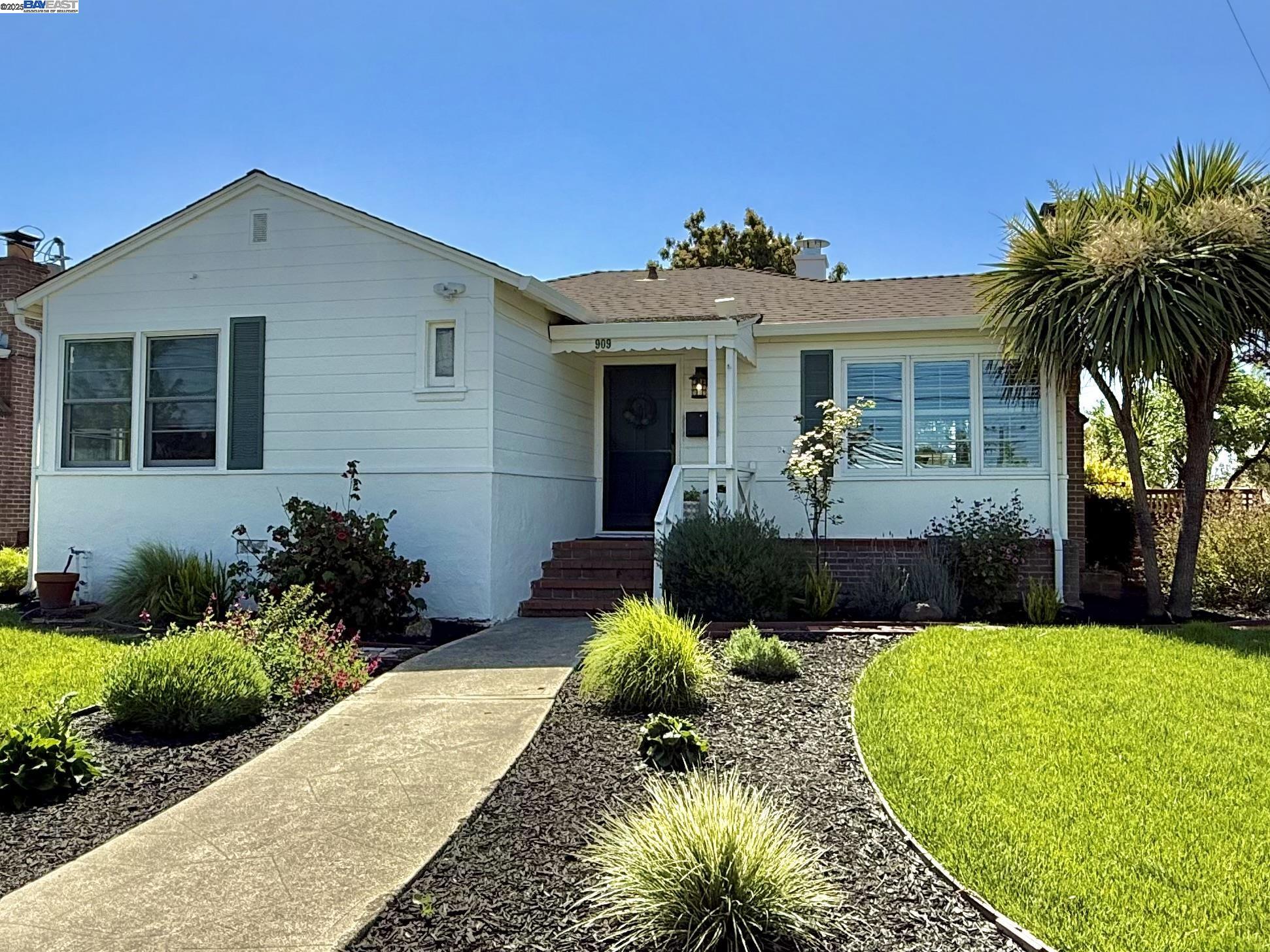 Detail Gallery Image 1 of 1 For 909 Juana Ave, San Leandro,  CA 94577 - 3 Beds | 2 Baths