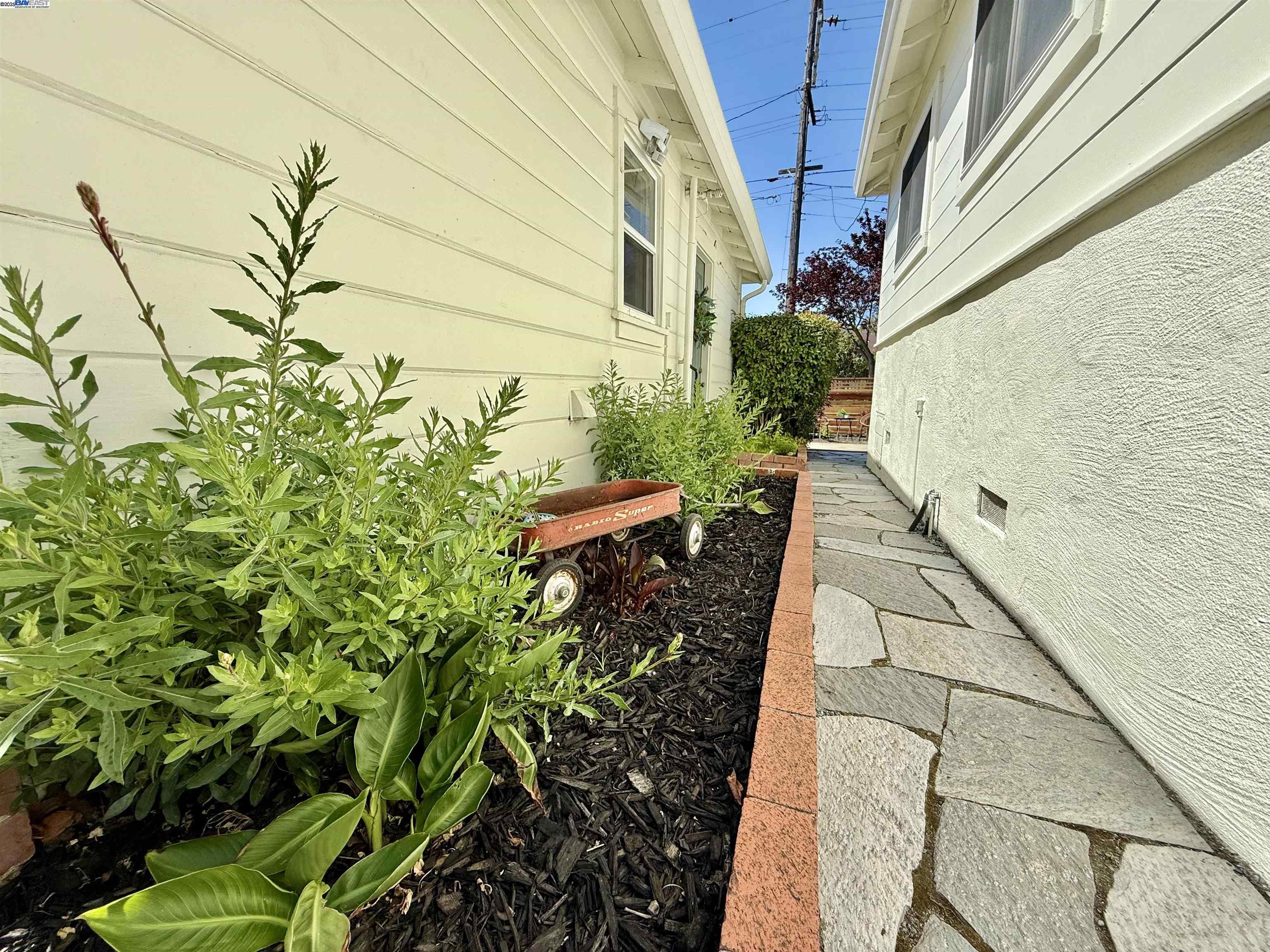 Detail Gallery Image 41 of 54 For 909 Juana Ave, San Leandro,  CA 94577 - 3 Beds | 2 Baths