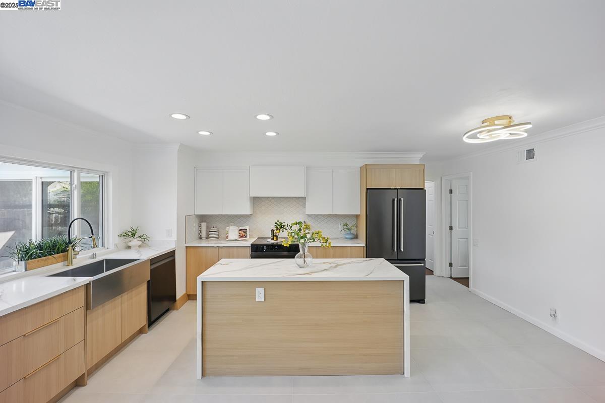 Detail Gallery Image 19 of 57 For 909 Gull Ave, Foster City,  CA 94404 - 4 Beds | 2 Baths