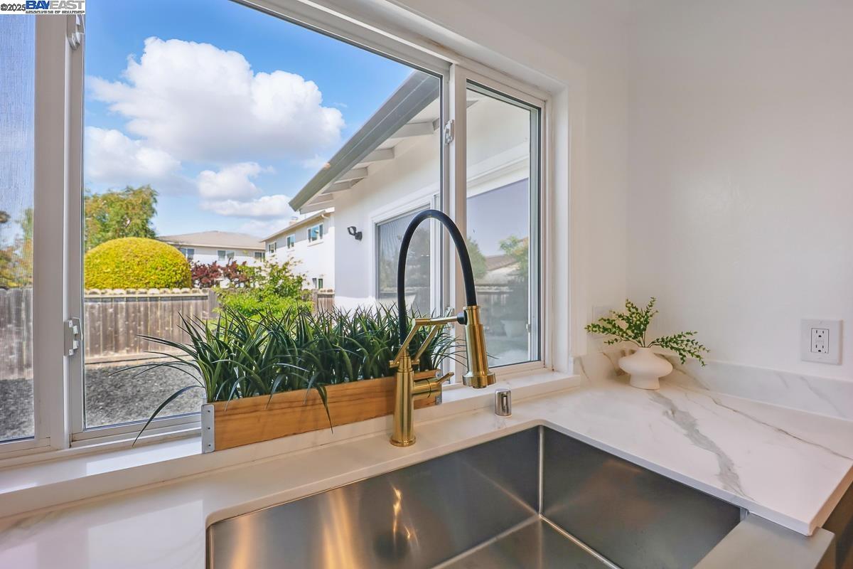 Detail Gallery Image 23 of 57 For 909 Gull Ave, Foster City,  CA 94404 - 4 Beds | 2 Baths
