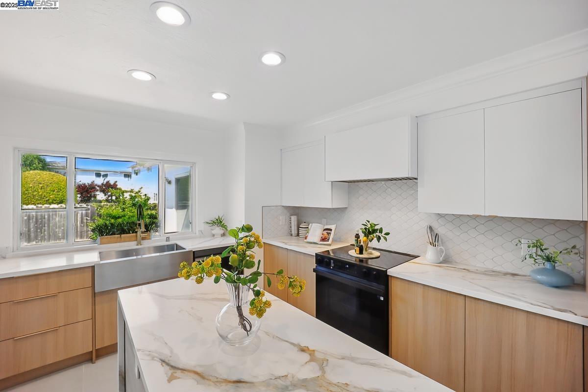 Detail Gallery Image 25 of 57 For 909 Gull Ave, Foster City,  CA 94404 - 4 Beds | 2 Baths