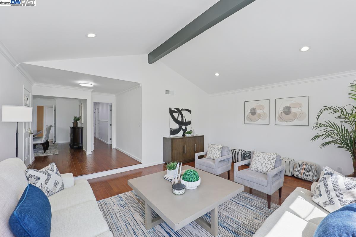Detail Gallery Image 7 of 57 For 909 Gull Ave, Foster City,  CA 94404 - 4 Beds | 2 Baths