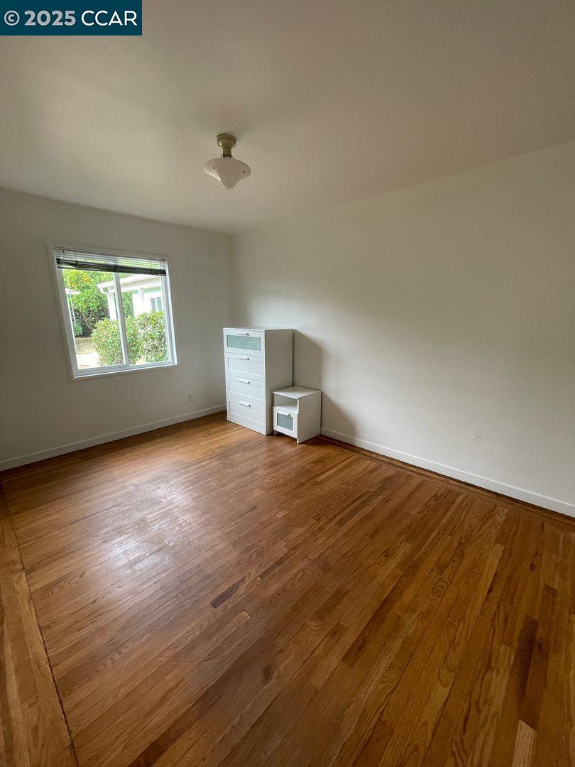 Detail Gallery Image 13 of 17 For 884 Juanita Dr, Lafayette,  CA 94595 - 4 Beds | 2 Baths