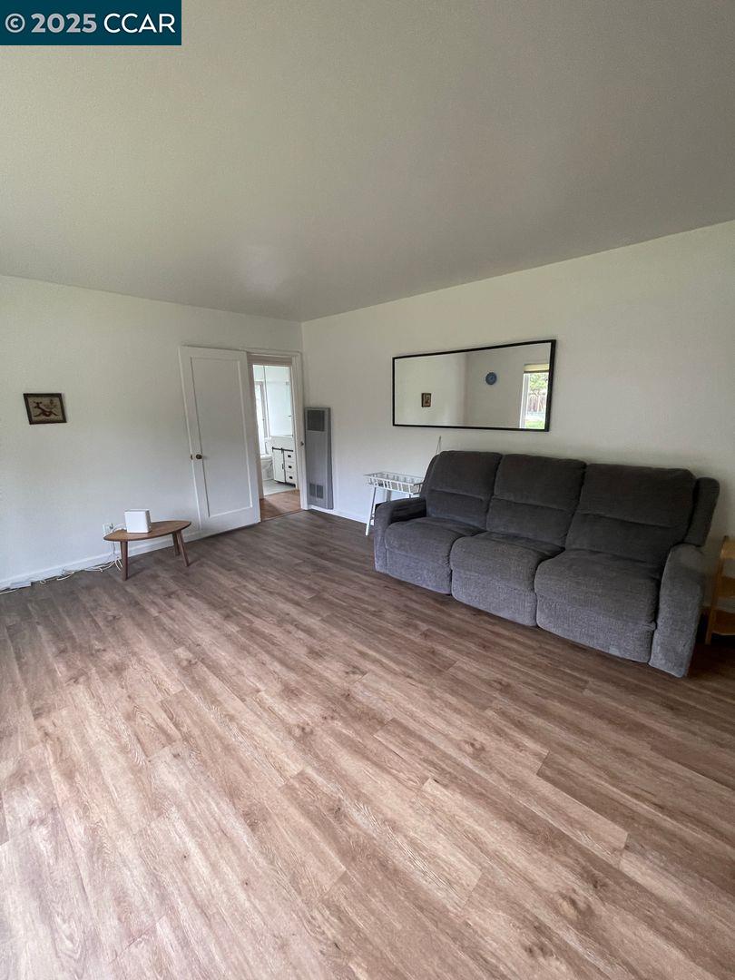 Detail Gallery Image 3 of 17 For 884 Juanita Dr, Lafayette,  CA 94595 - 4 Beds | 2 Baths