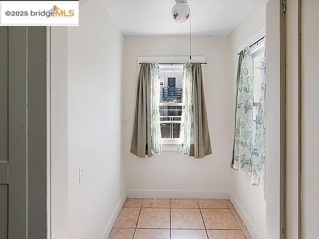 Detail Gallery Image 6 of 12 For 1948 25th Ave, Oakland,  CA 94601 - 2 Beds | 1 Baths