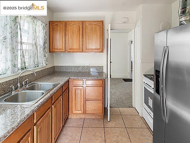 Detail Gallery Image 7 of 12 For 1948 25th Ave, Oakland,  CA 94601 - 2 Beds | 1 Baths