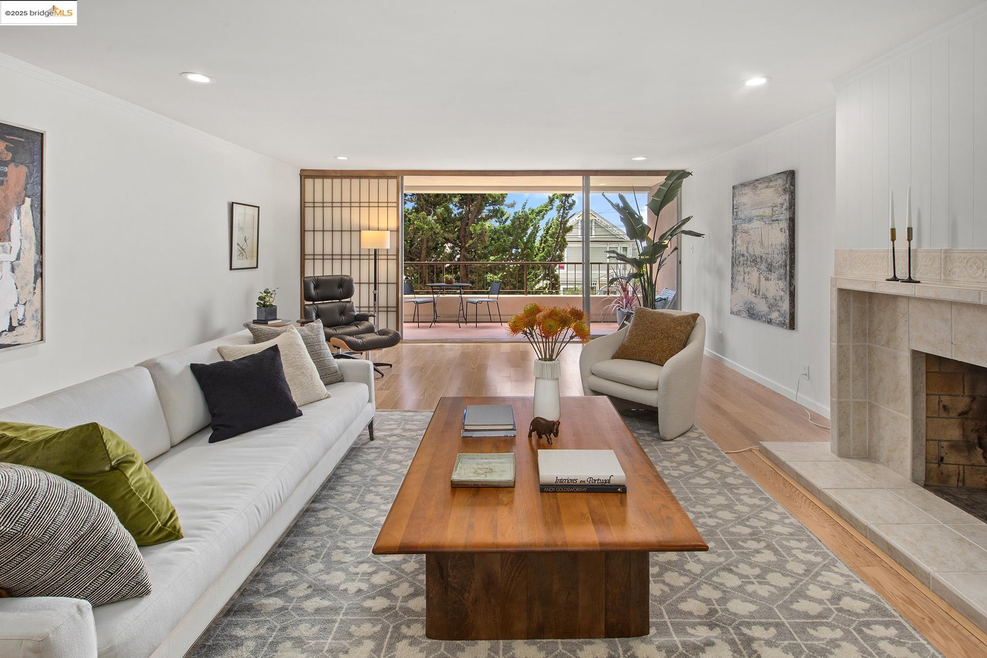 Detail Gallery Image 11 of 56 For 1515 Oxford St 1b,  Berkeley,  CA 94709 - 2 Beds | 2 Baths