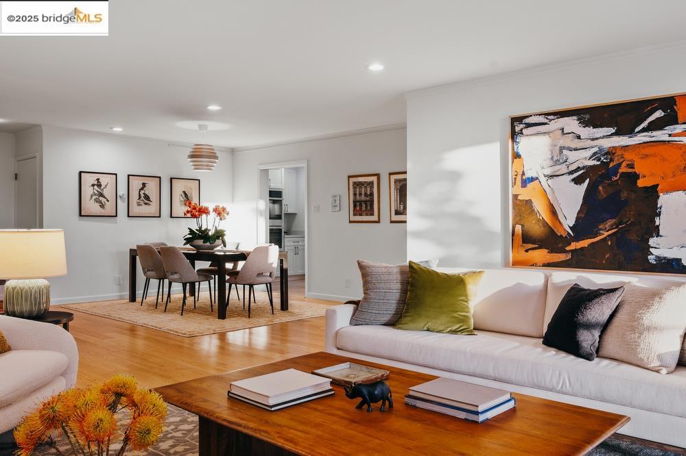 Detail Gallery Image 12 of 56 For 1515 Oxford St 1b,  Berkeley,  CA 94709 - 2 Beds | 2 Baths