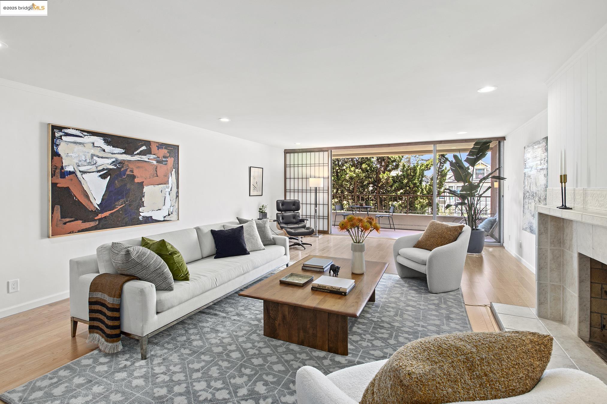 Detail Gallery Image 14 of 56 For 1515 Oxford St 1b,  Berkeley,  CA 94709 - 2 Beds | 2 Baths